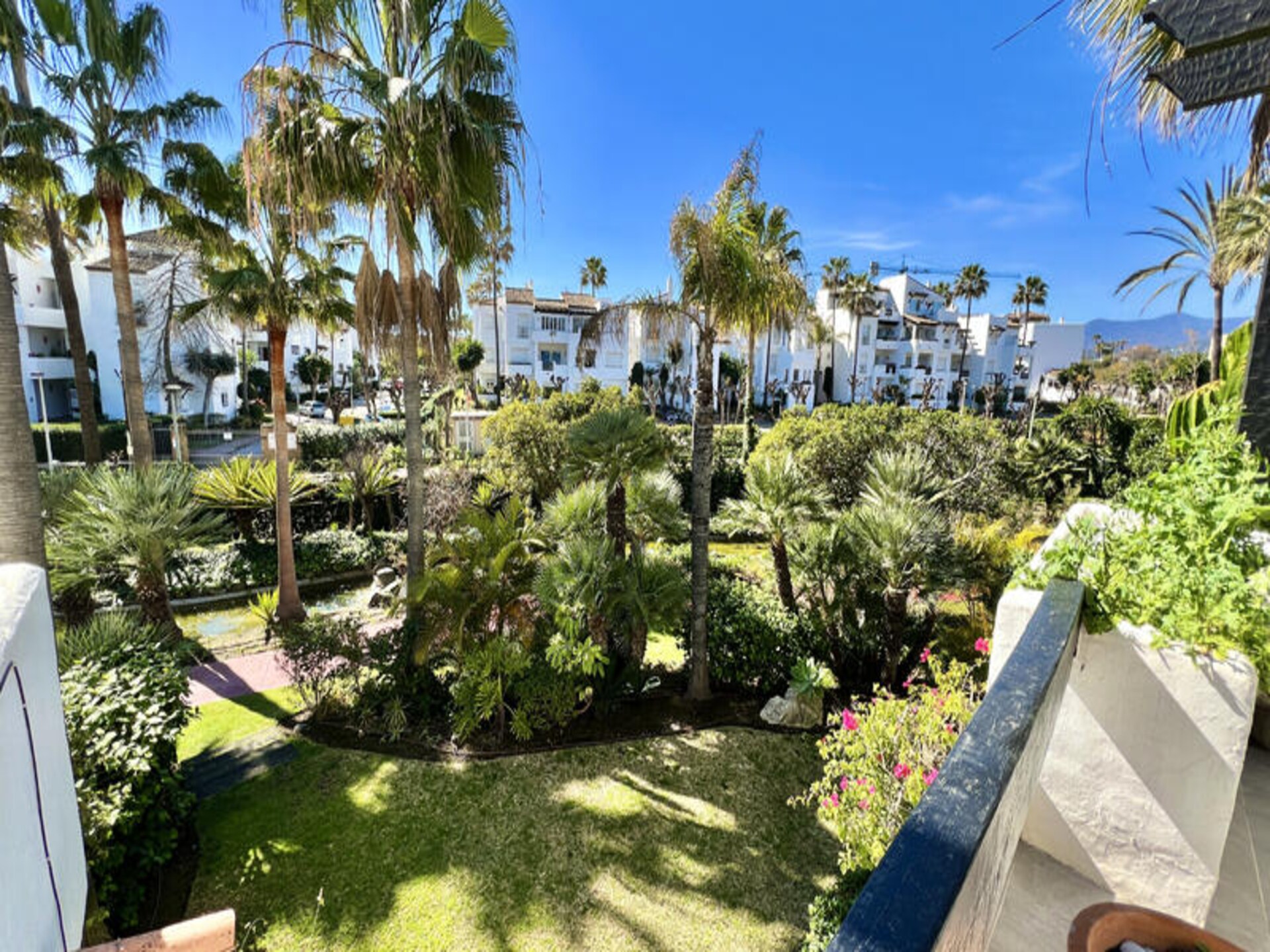 Strandappartement in Estepona met gedeeld zwembad en tropische tuin - foto 31