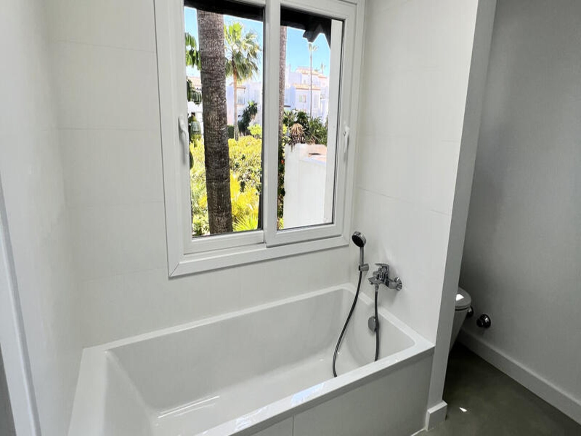 Strandappartement in Estepona met gedeeld zwembad en tropische tuin - foto 35