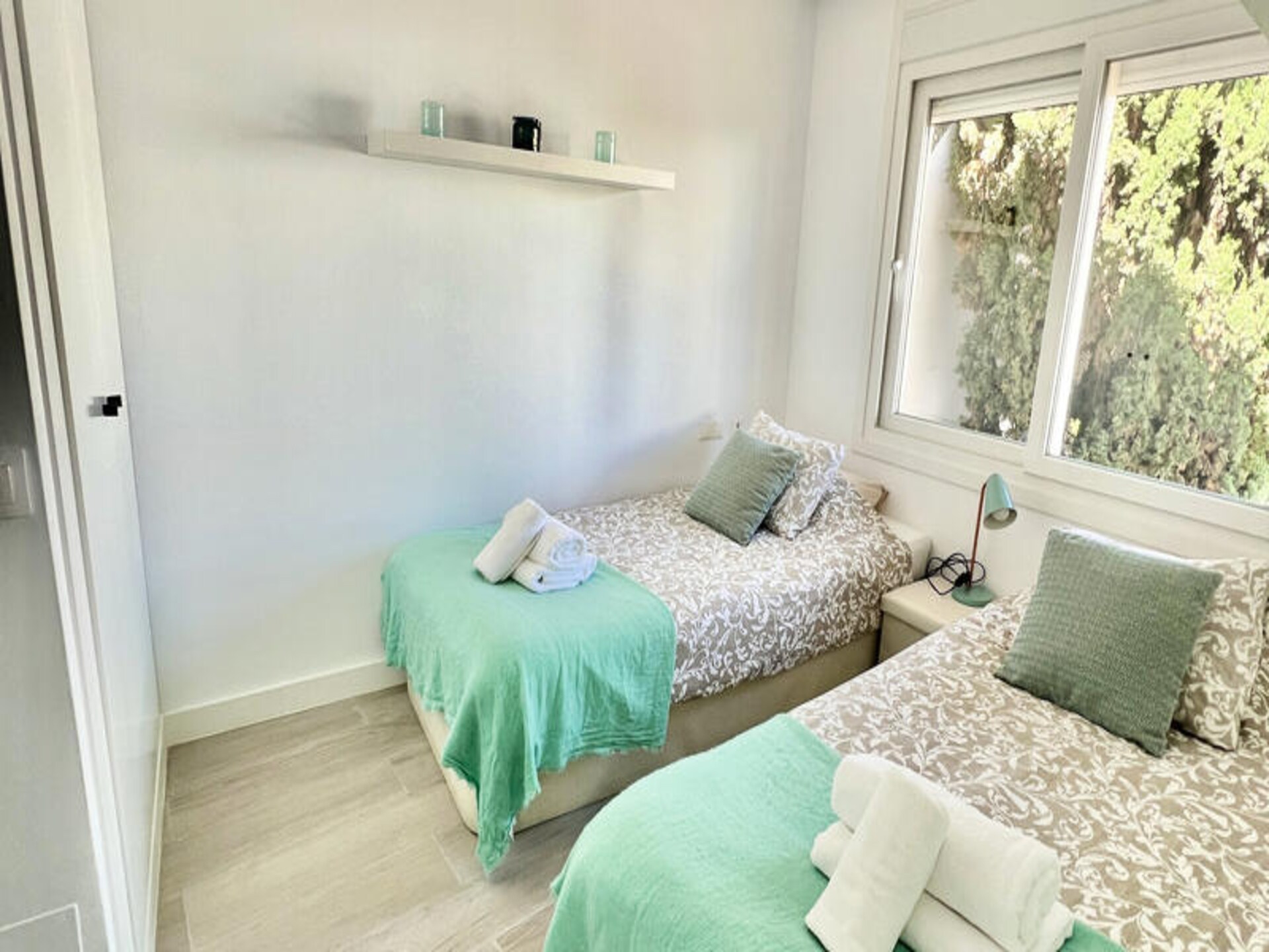 Strandappartement in Estepona met gedeeld zwembad en tropische tuin - foto 36