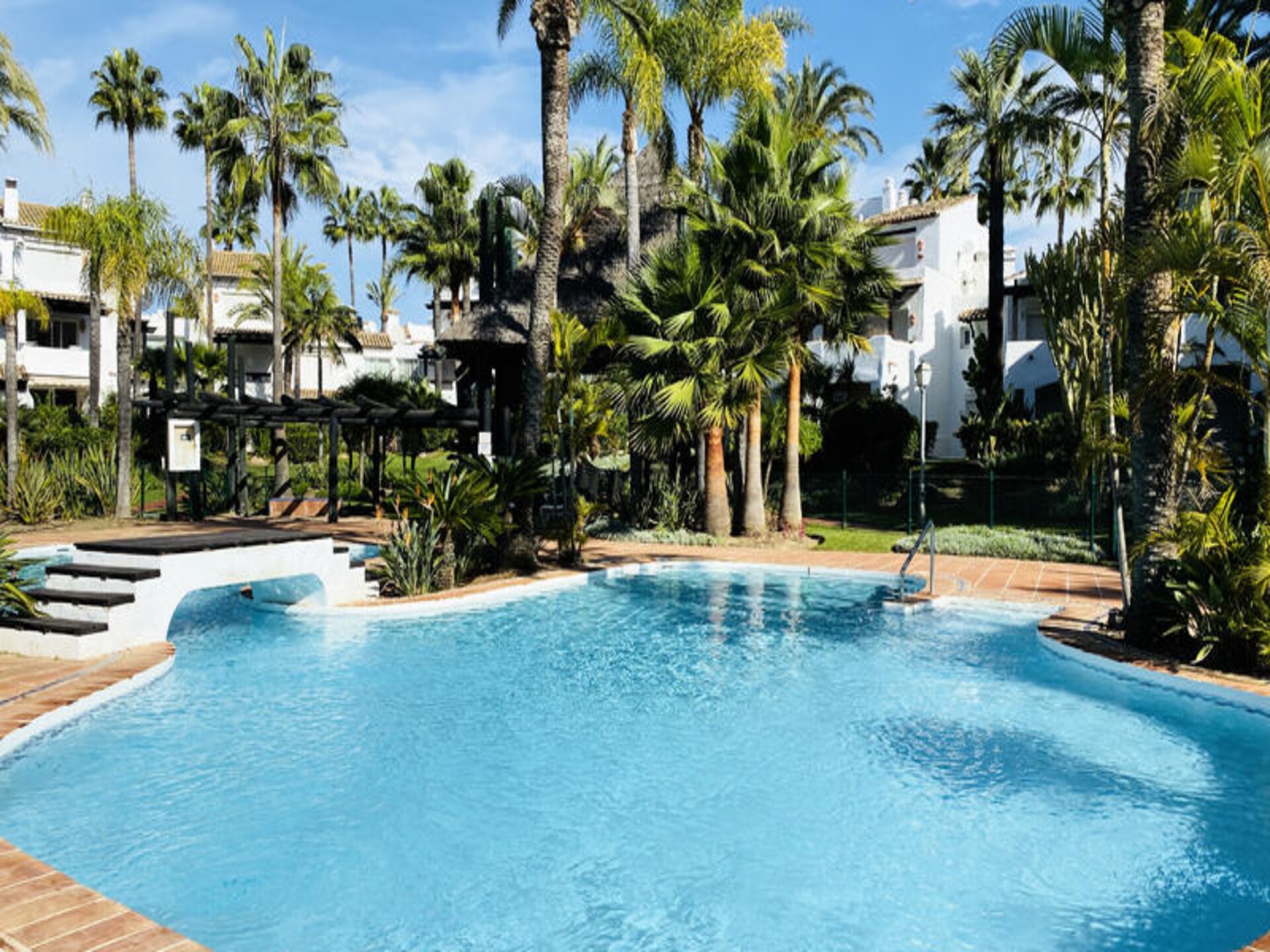 Strandappartement in Estepona met gedeeld zwembad en tropische tuin - foto 47