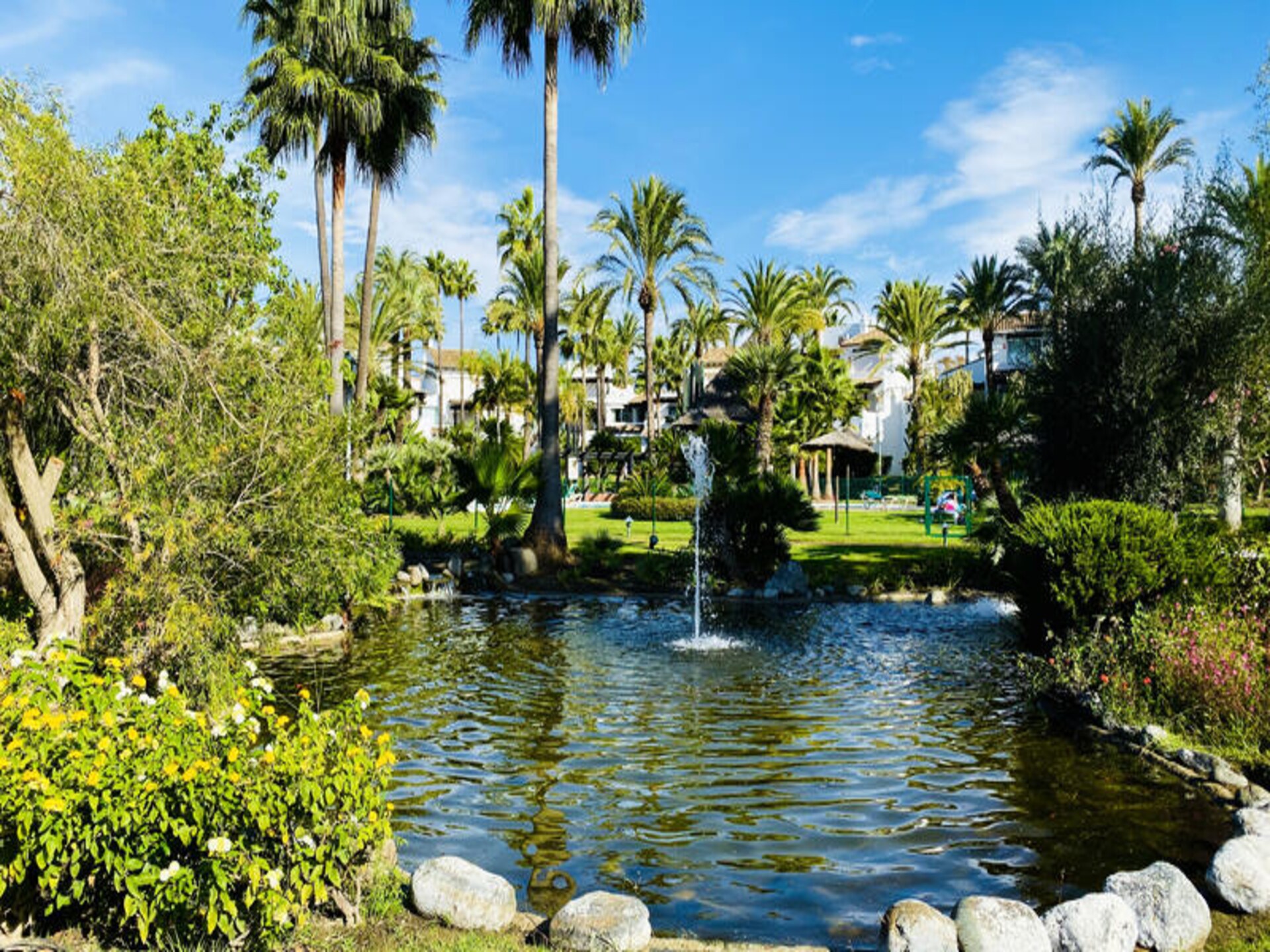 Strandappartement in Estepona met gedeeld zwembad en tropische tuin - foto 52