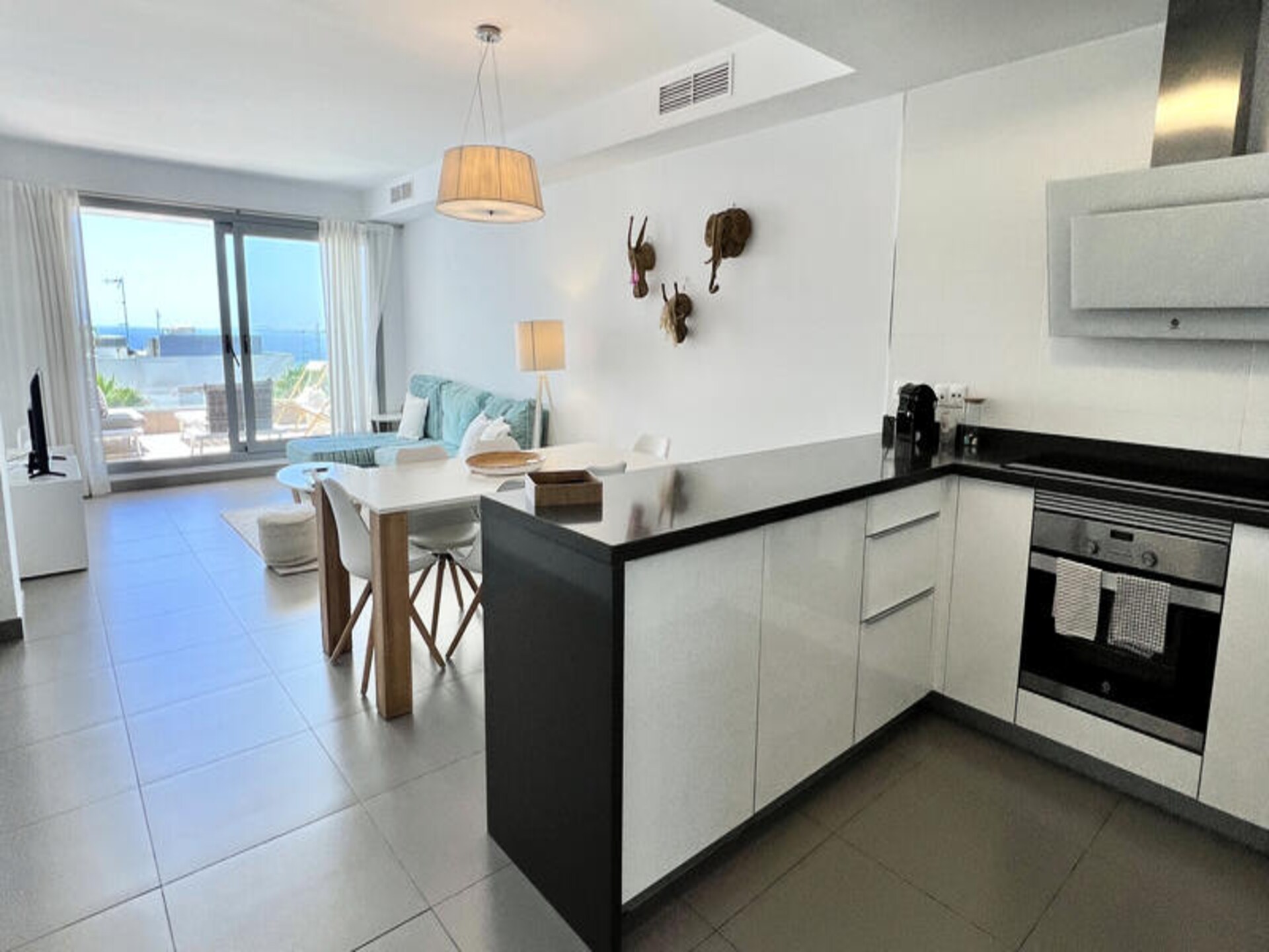 Luxe appartement in Cabopino met zeezicht en gedeeld zwembad voor 6 personen - foto 13