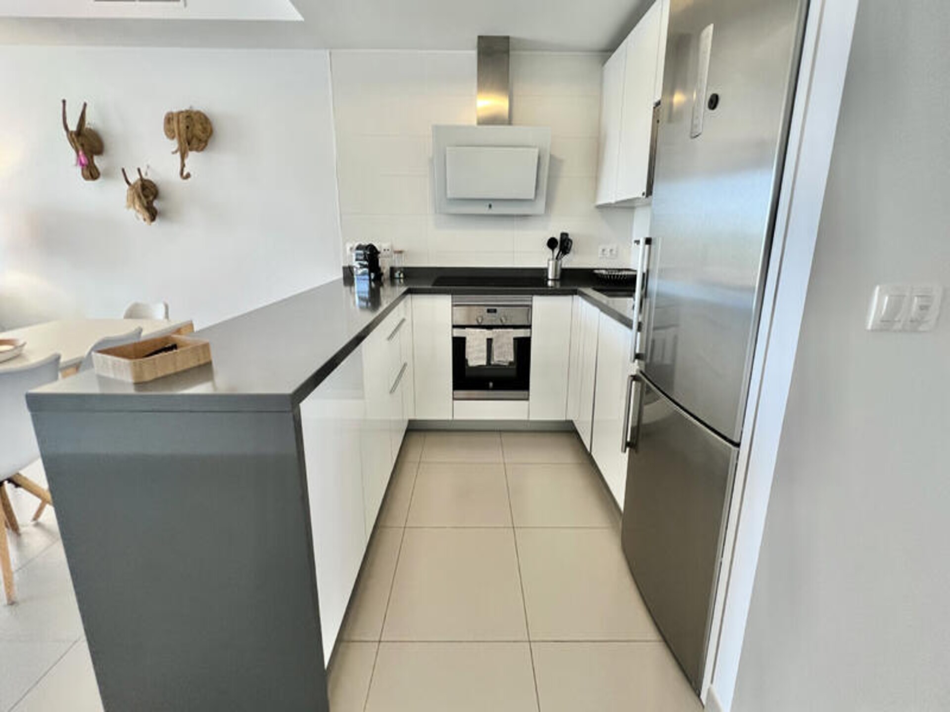 Luxe appartement in Cabopino met zeezicht en gedeeld zwembad voor 6 personen - foto 14