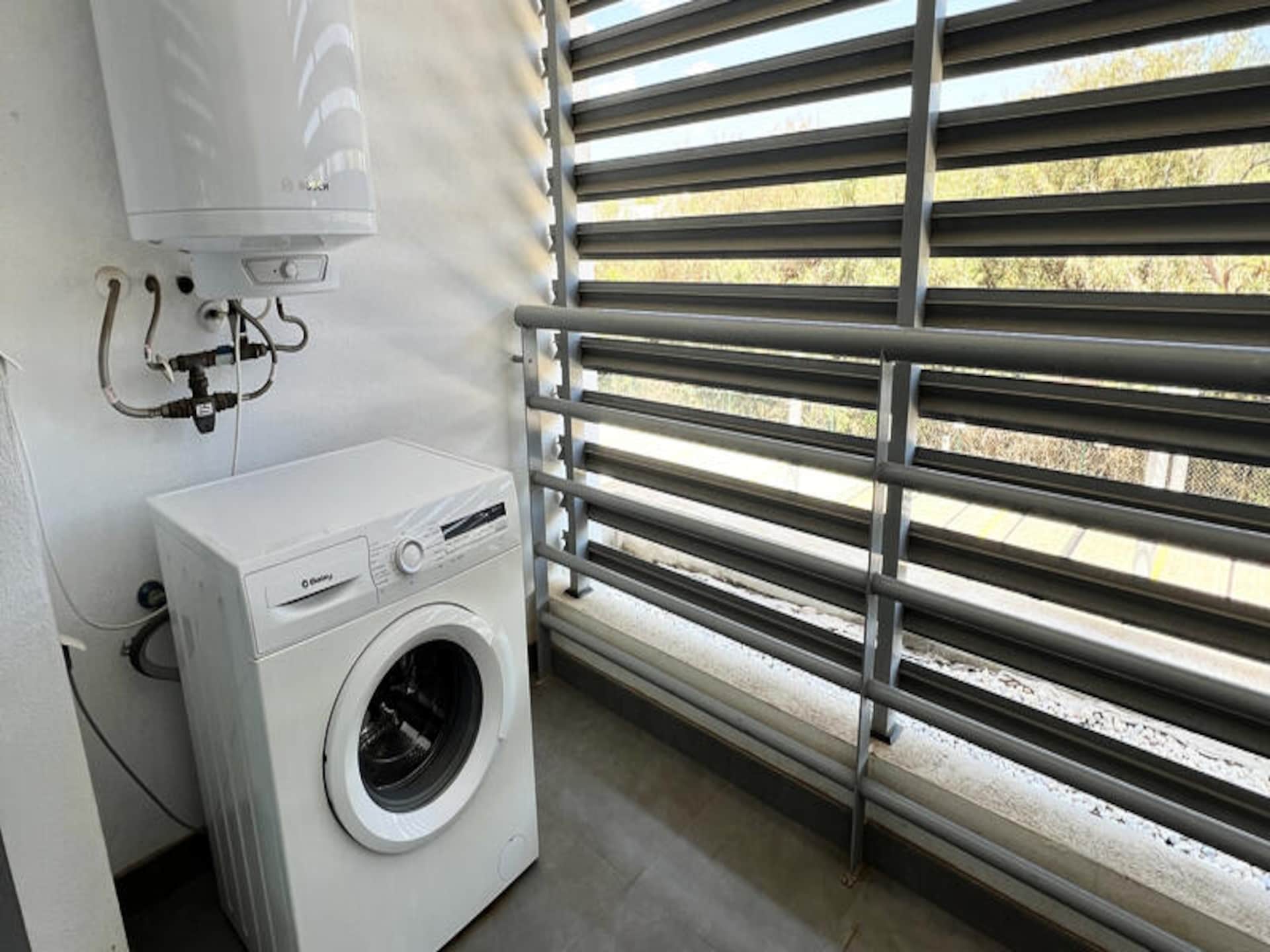 Luxe appartement in Cabopino met zeezicht en gedeeld zwembad voor 6 personen - foto 29