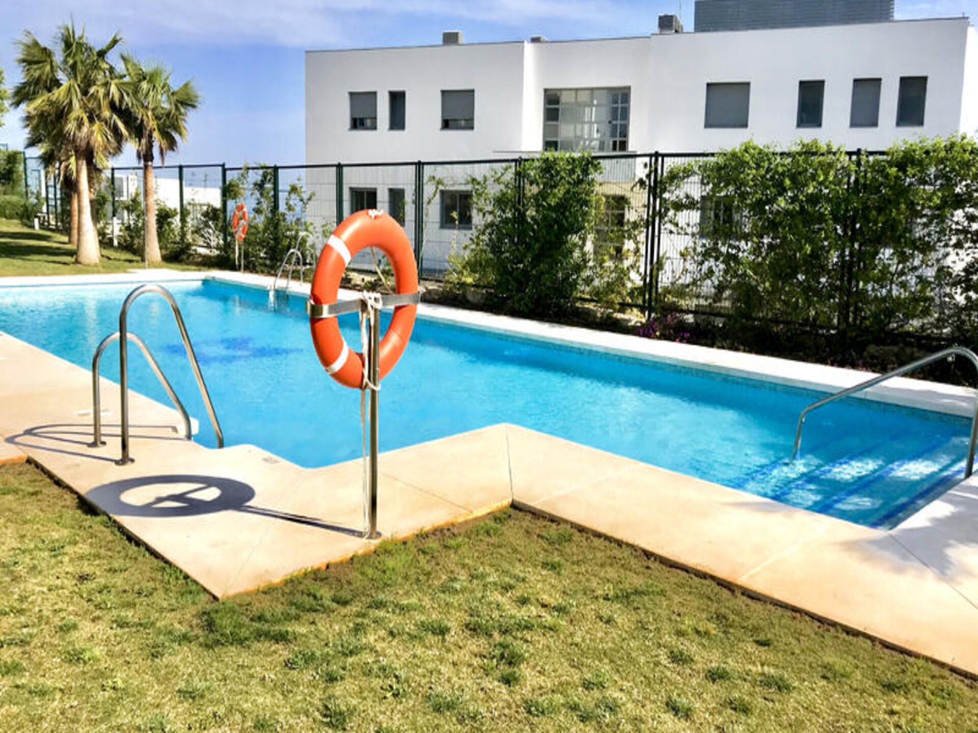 Luxe appartement in Cabopino met zeezicht en gedeeld zwembad voor 6 personen - foto 31