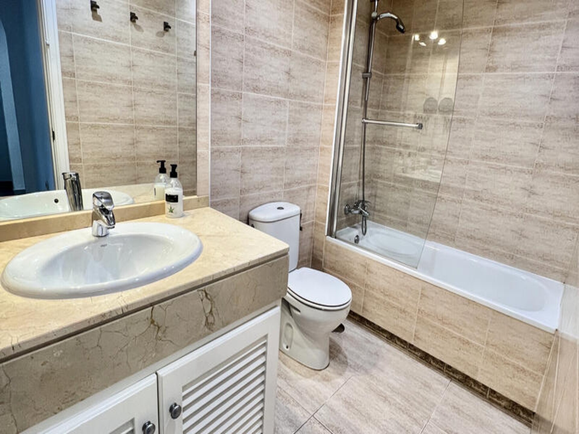 Licht appartement op 400 meter van het strand in Marbella met zwembad - foto 36