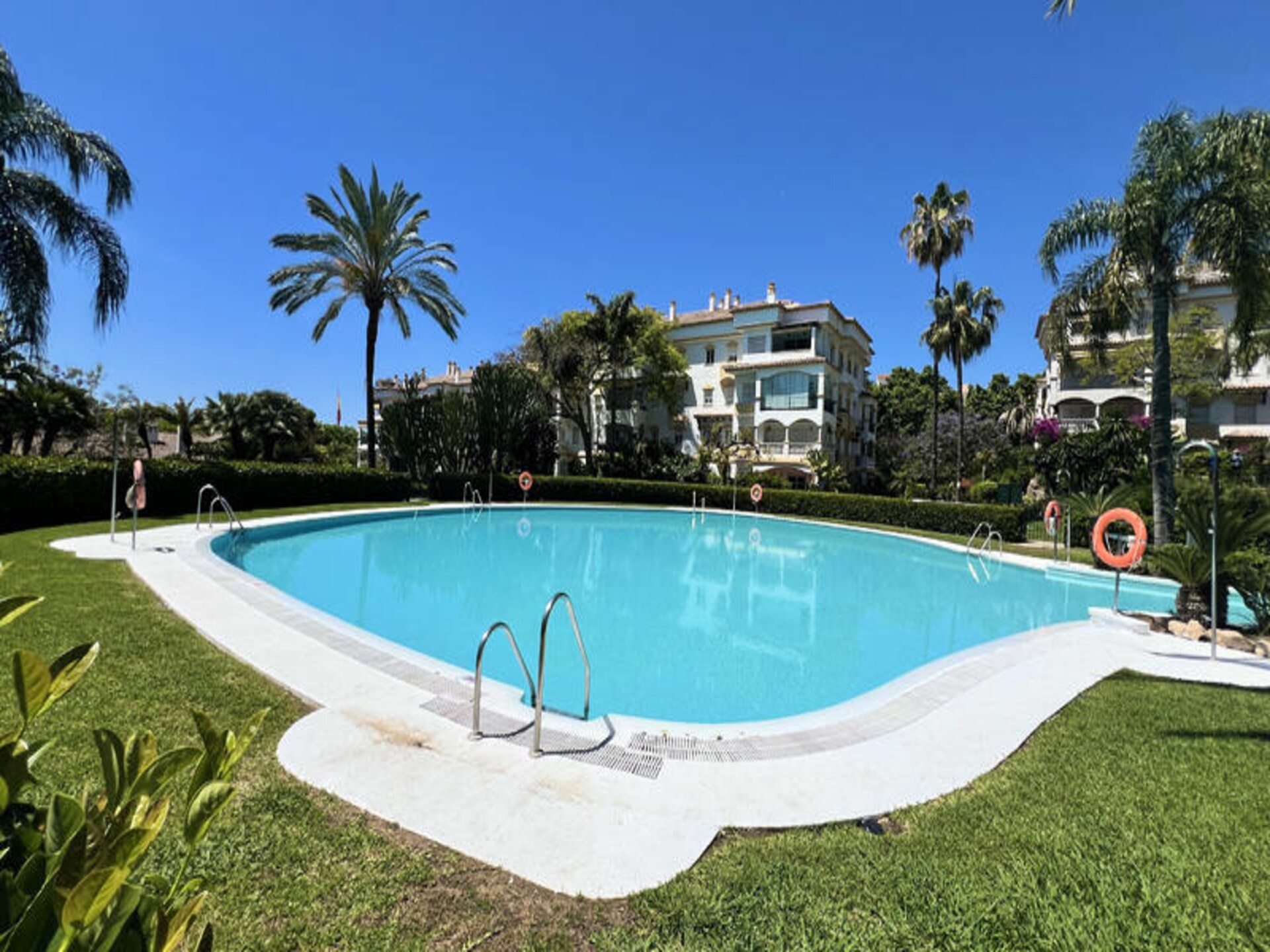 Licht appartement op 400 meter van het strand in Marbella met zwembad - foto 43