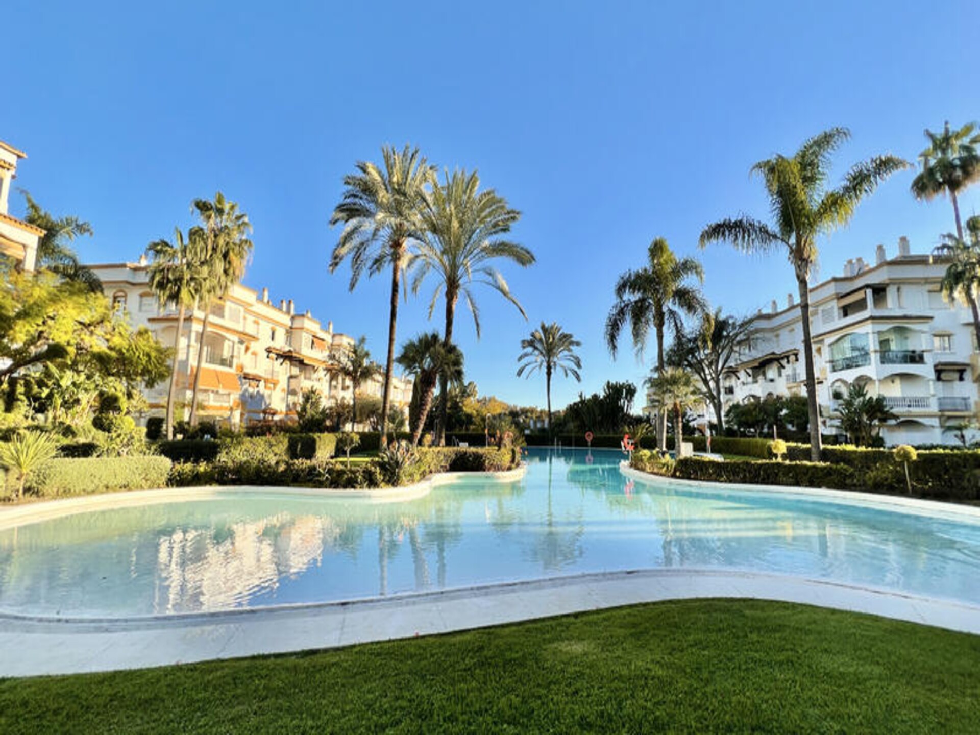 Licht appartement op 400 meter van het strand in Marbella met zwembad - foto 45