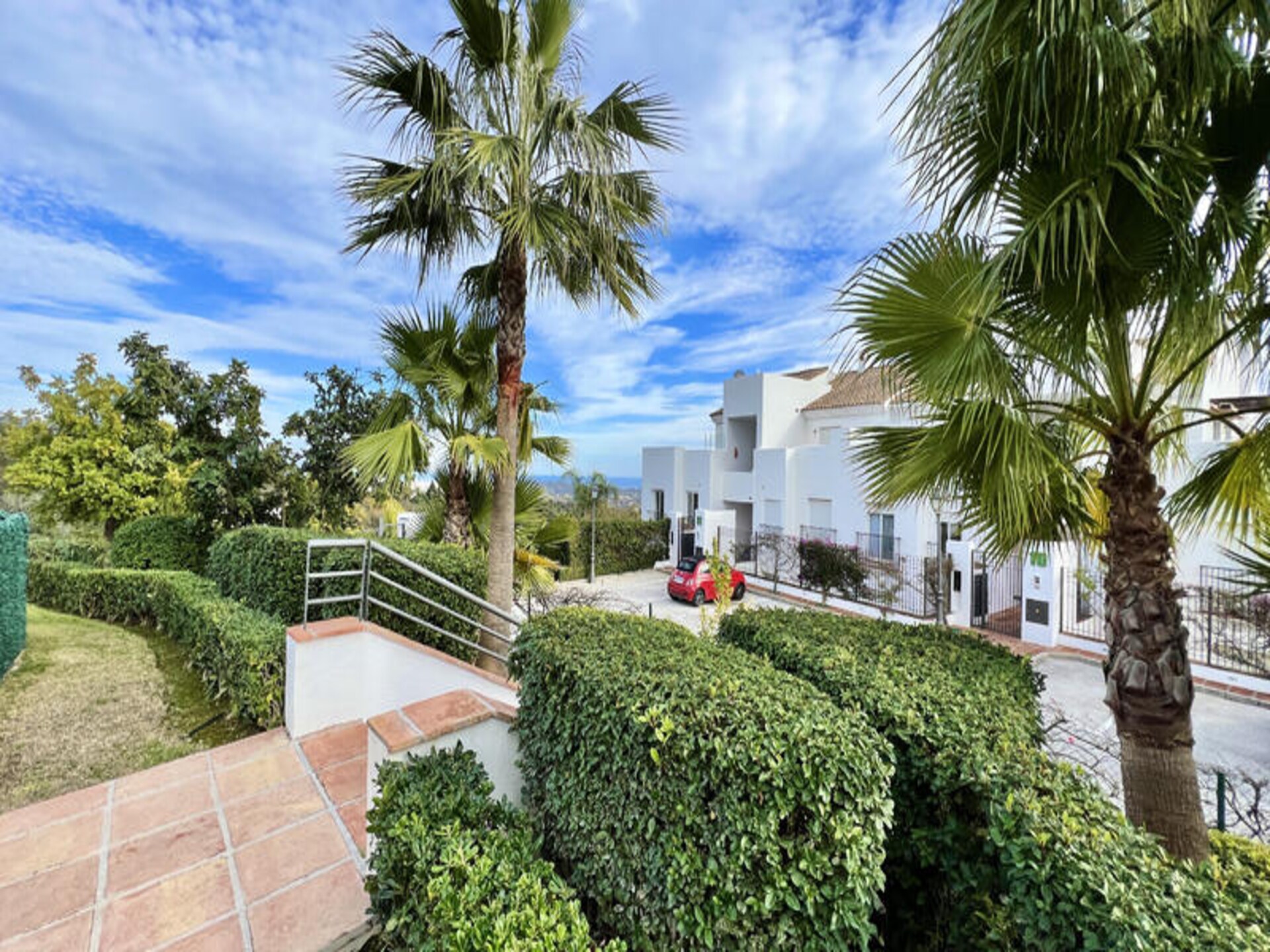 Luxe hoekappartement met zeezicht en gratis golf in La Mairena - foto 33