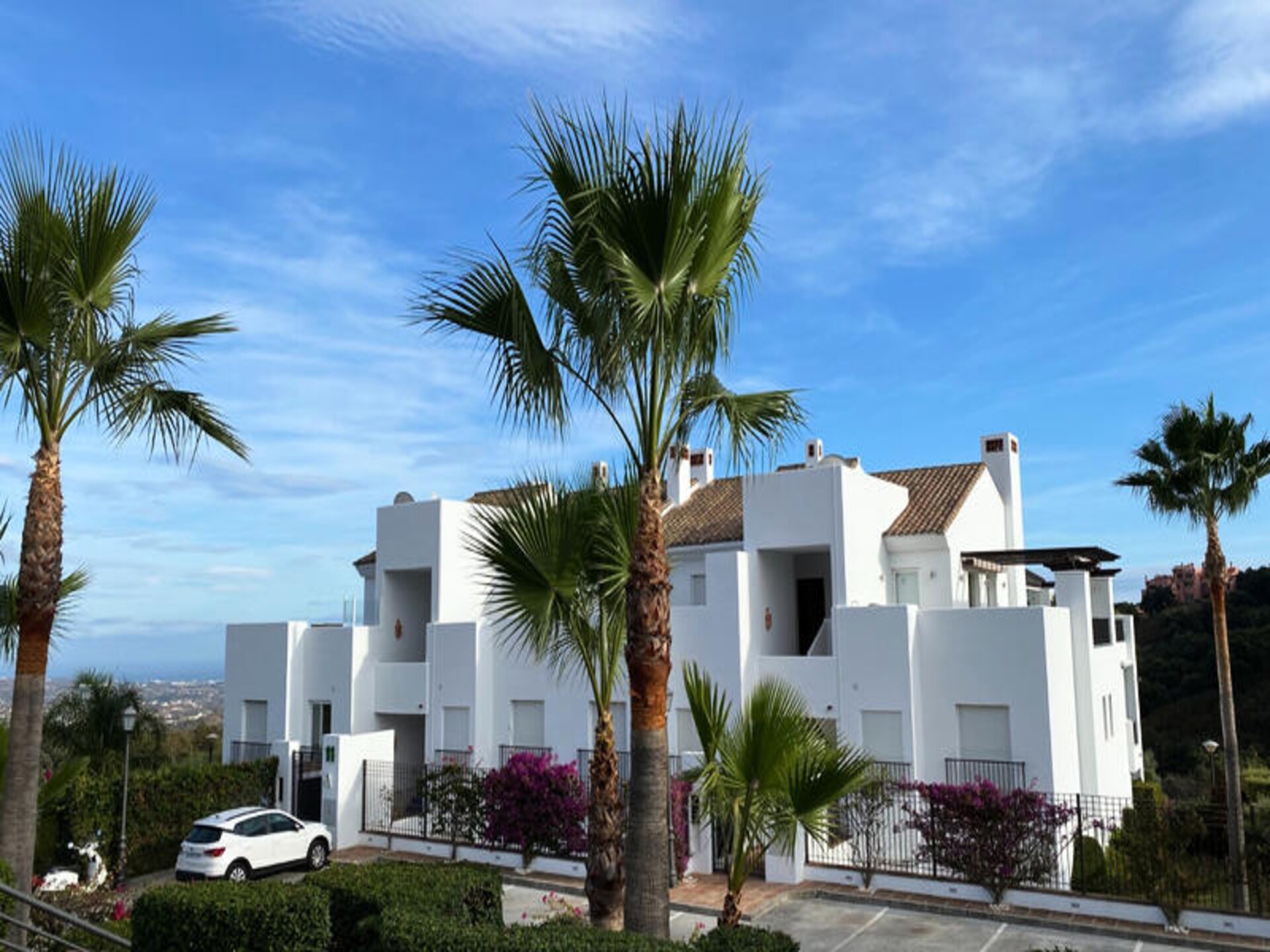 Luxe hoekappartement met zeezicht en gratis golf in La Mairena - foto 34