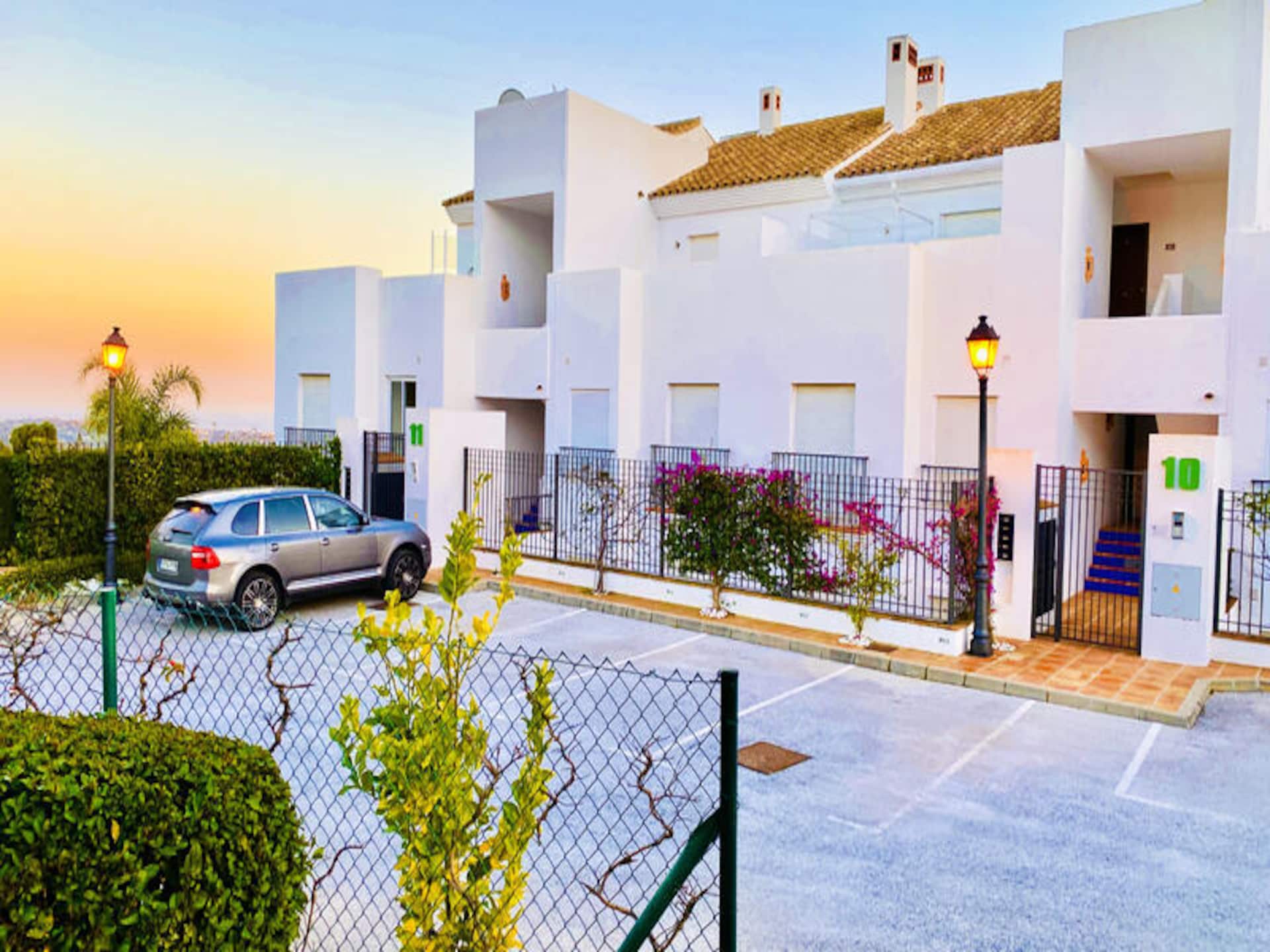 Luxe hoekappartement met zeezicht en gratis golf in La Mairena - foto 35