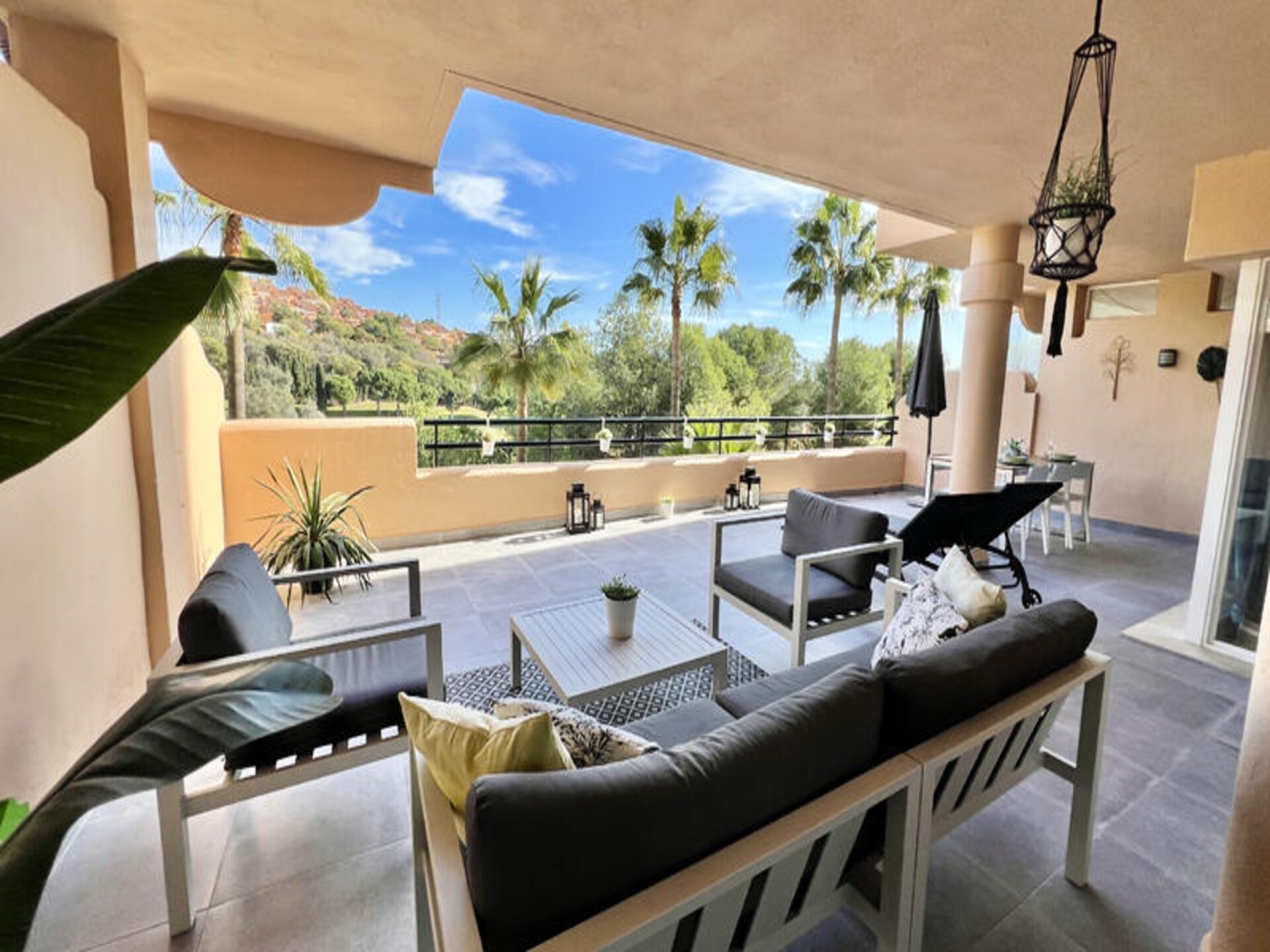 Elegant appartement aan Santa Maria Golf met ruim terras in Elviria, Marbella - foto 18
