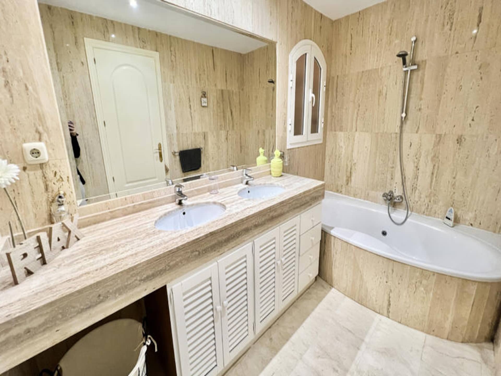 Elegant appartement aan Santa Maria Golf met ruim terras in Elviria, Marbella - foto 33