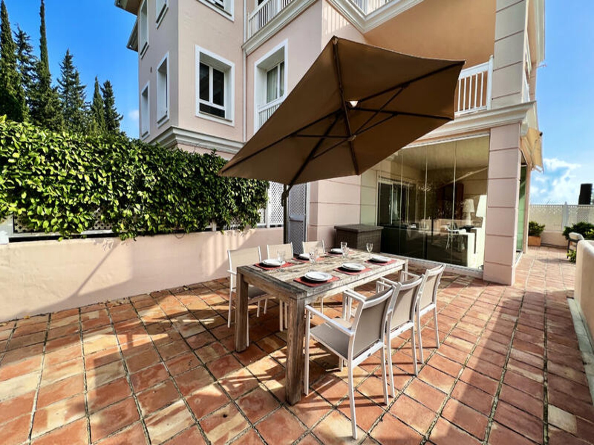 Luxe appartement met 170m² terras aan golfbaan Los Flamingos, Benahavís - foto 1