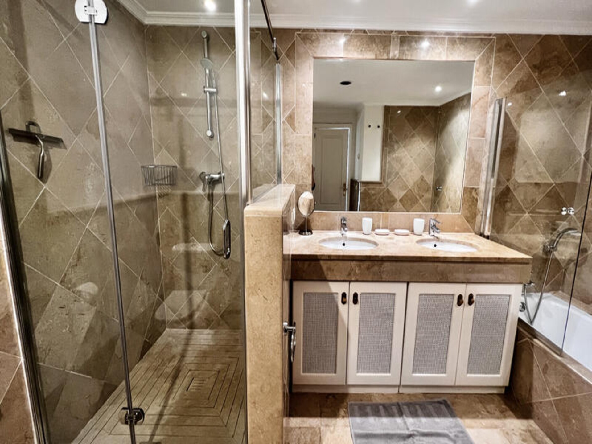 Luxe appartement met 170m² terras aan golfbaan Los Flamingos, Benahavís - foto 38