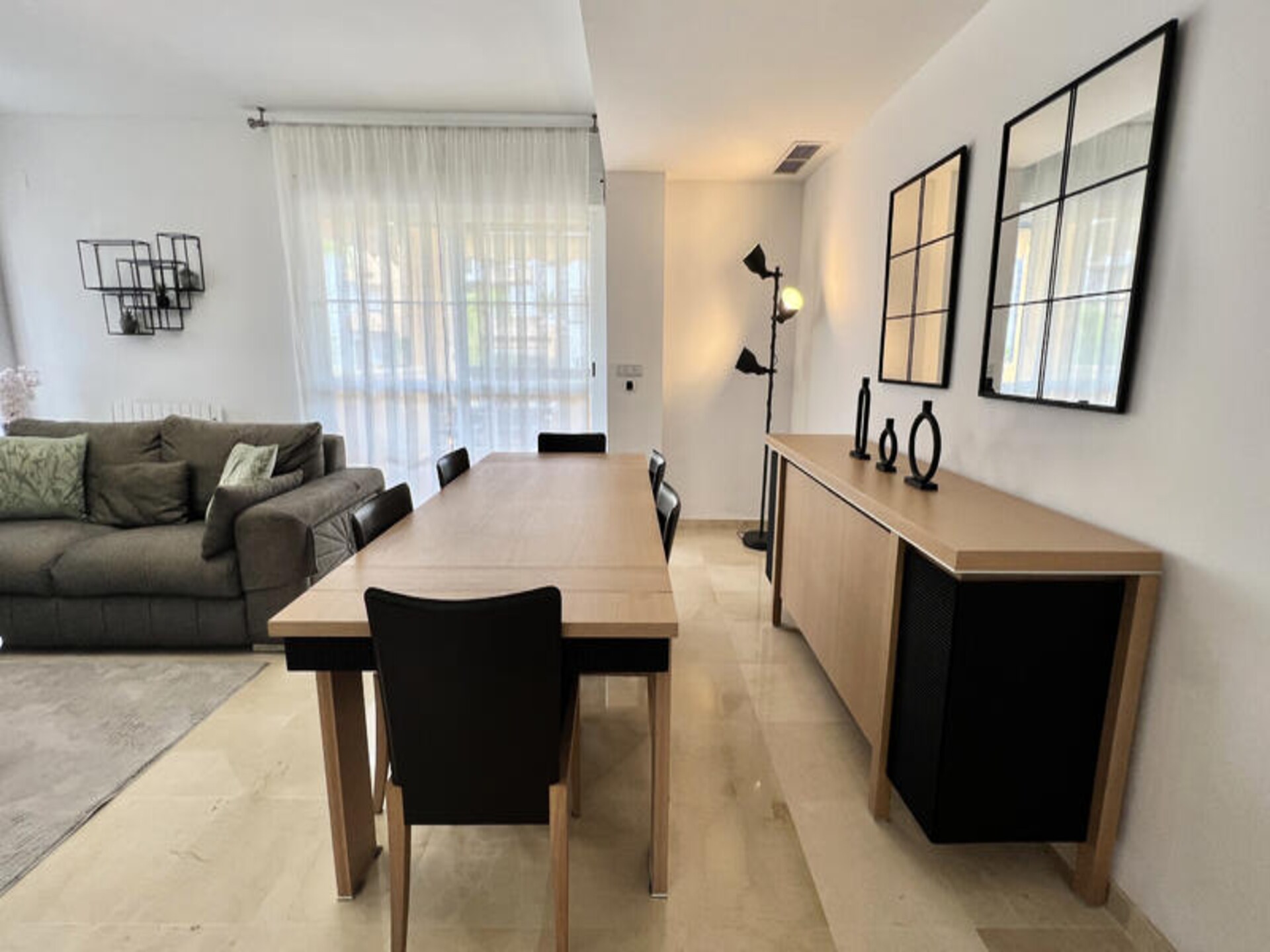 Modern appartement in Bahia de Marbella met strandtoegang en twee zwembaden - foto 12