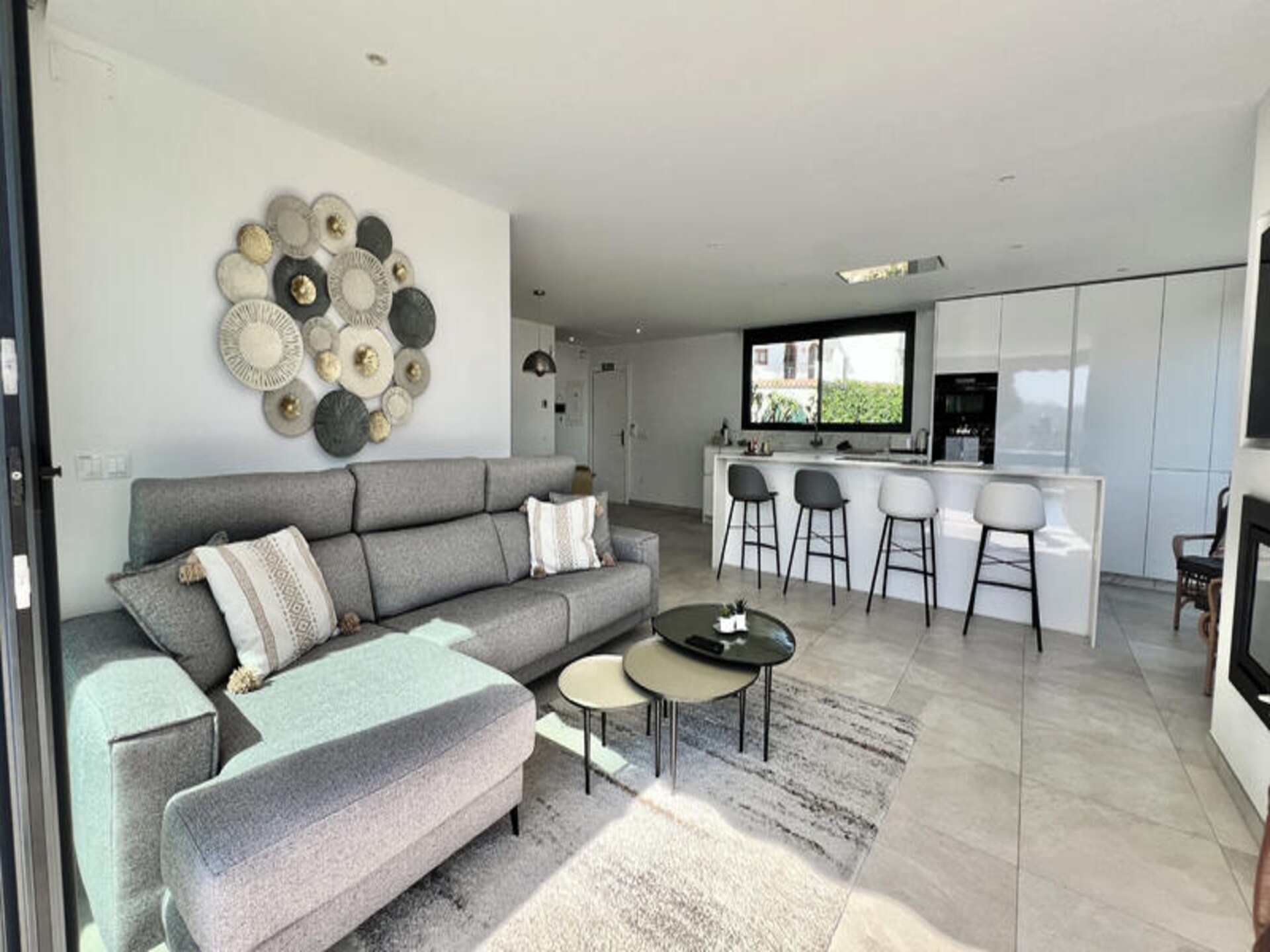 Stijlvol gerenoveerd appartement met privézwembad in La Cala de Mijas - foto 11