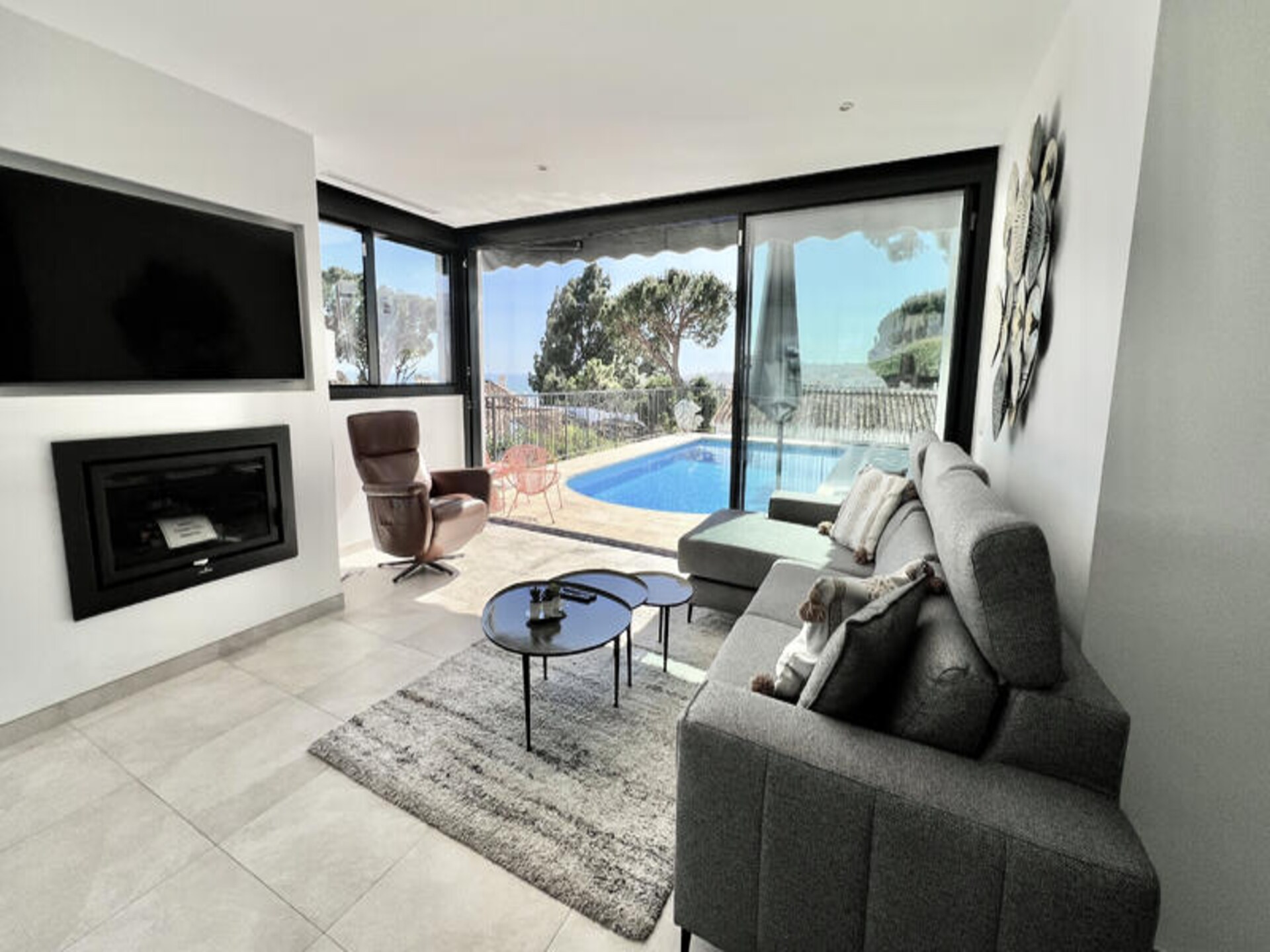 Stijlvol gerenoveerd appartement met privézwembad in La Cala de Mijas - foto 12