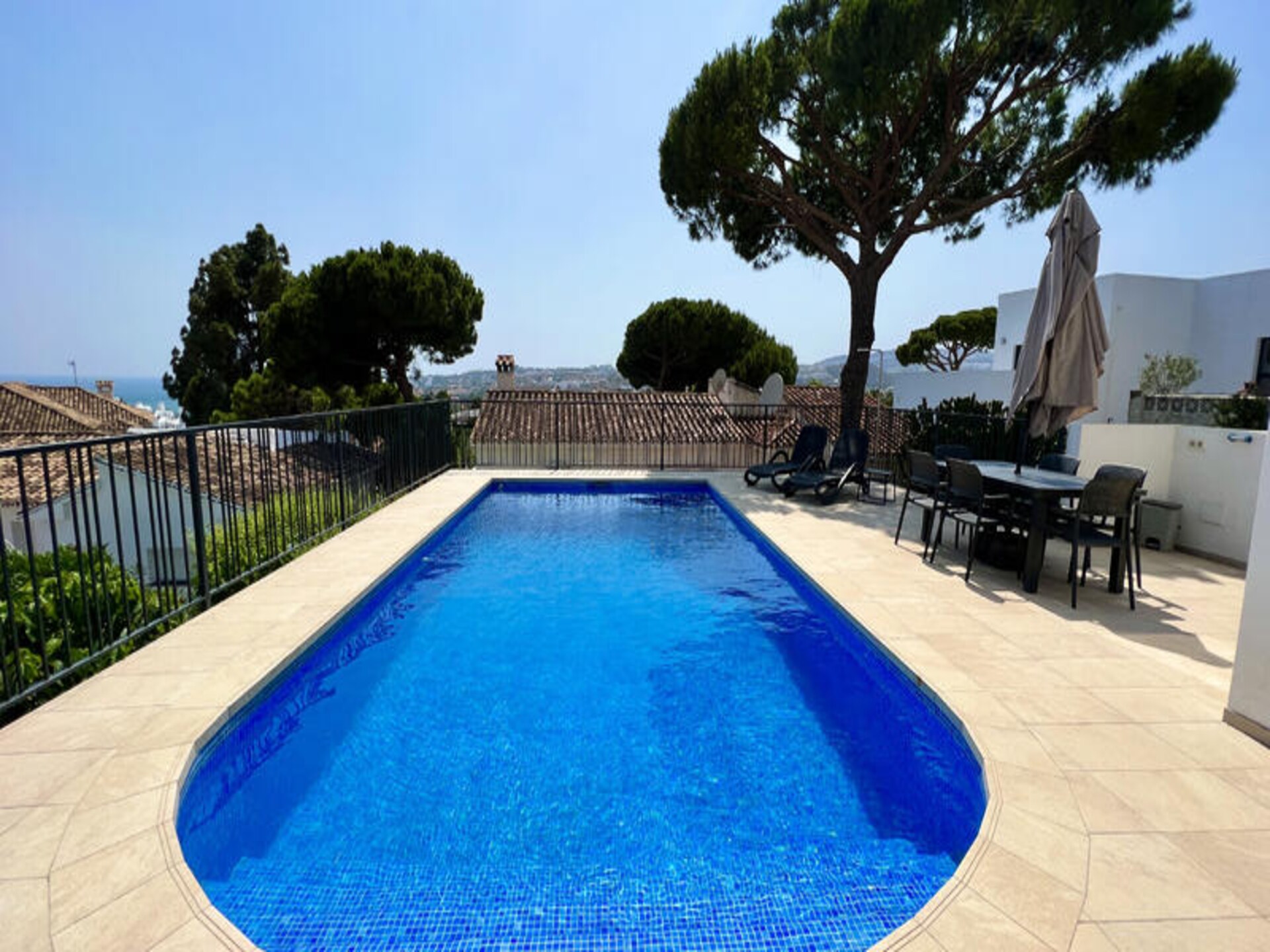 Stijlvol gerenoveerd appartement met privézwembad in La Cala de Mijas - foto 20