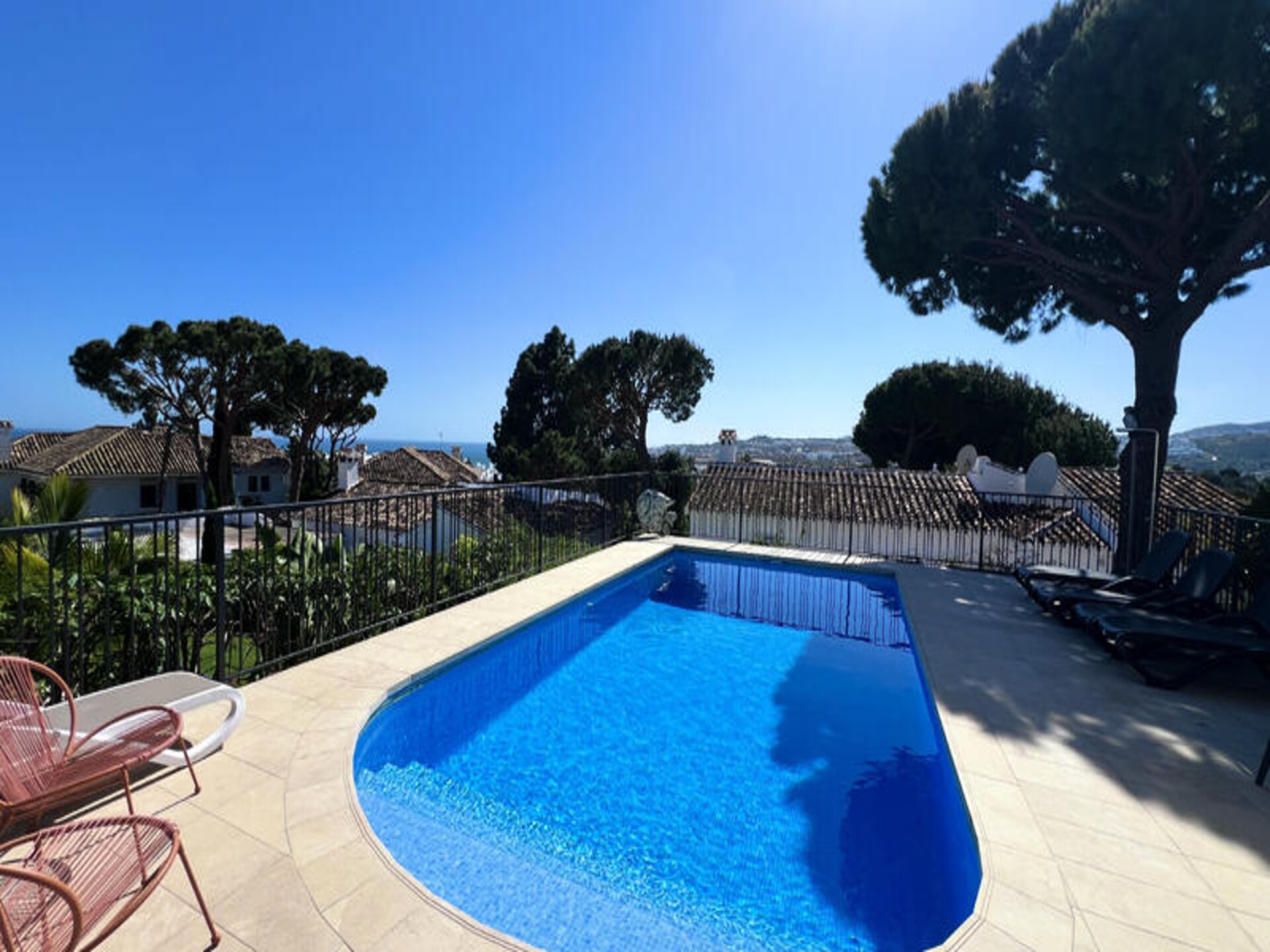 Stijlvol gerenoveerd appartement met privézwembad in La Cala de Mijas - foto 21