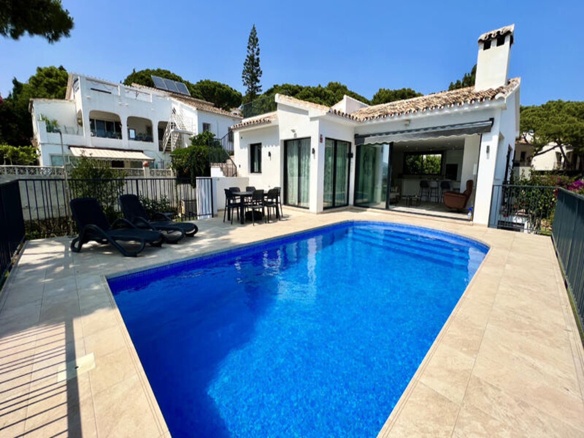 Stijlvol gerenoveerd appartement met privézwembad in La Cala de Mijas - foto 22