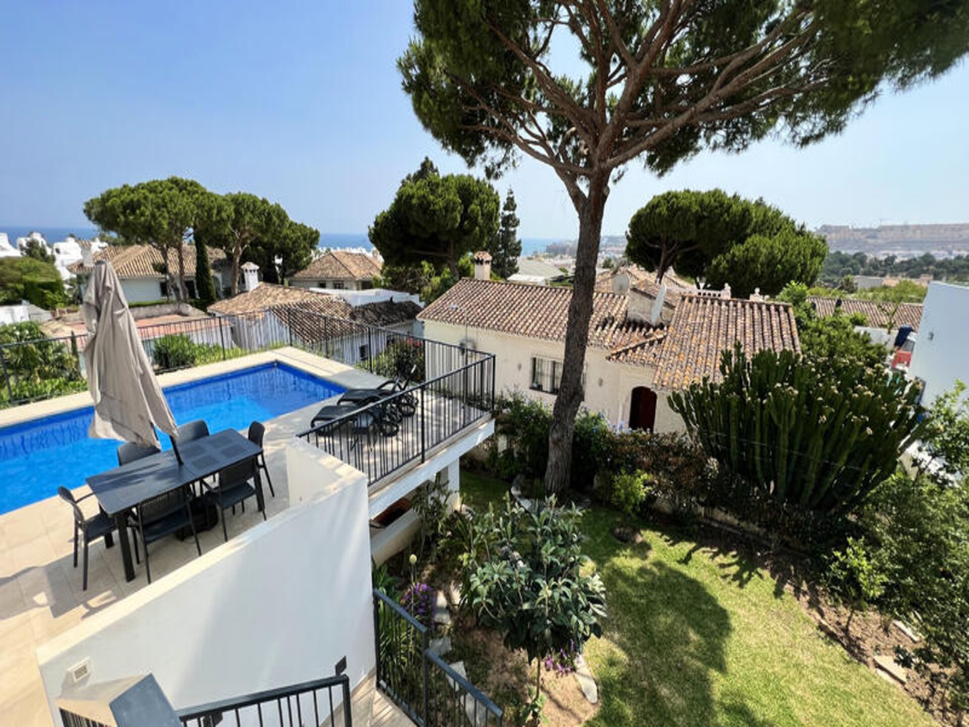 Stijlvol gerenoveerd appartement met privézwembad in La Cala de Mijas - foto 42
