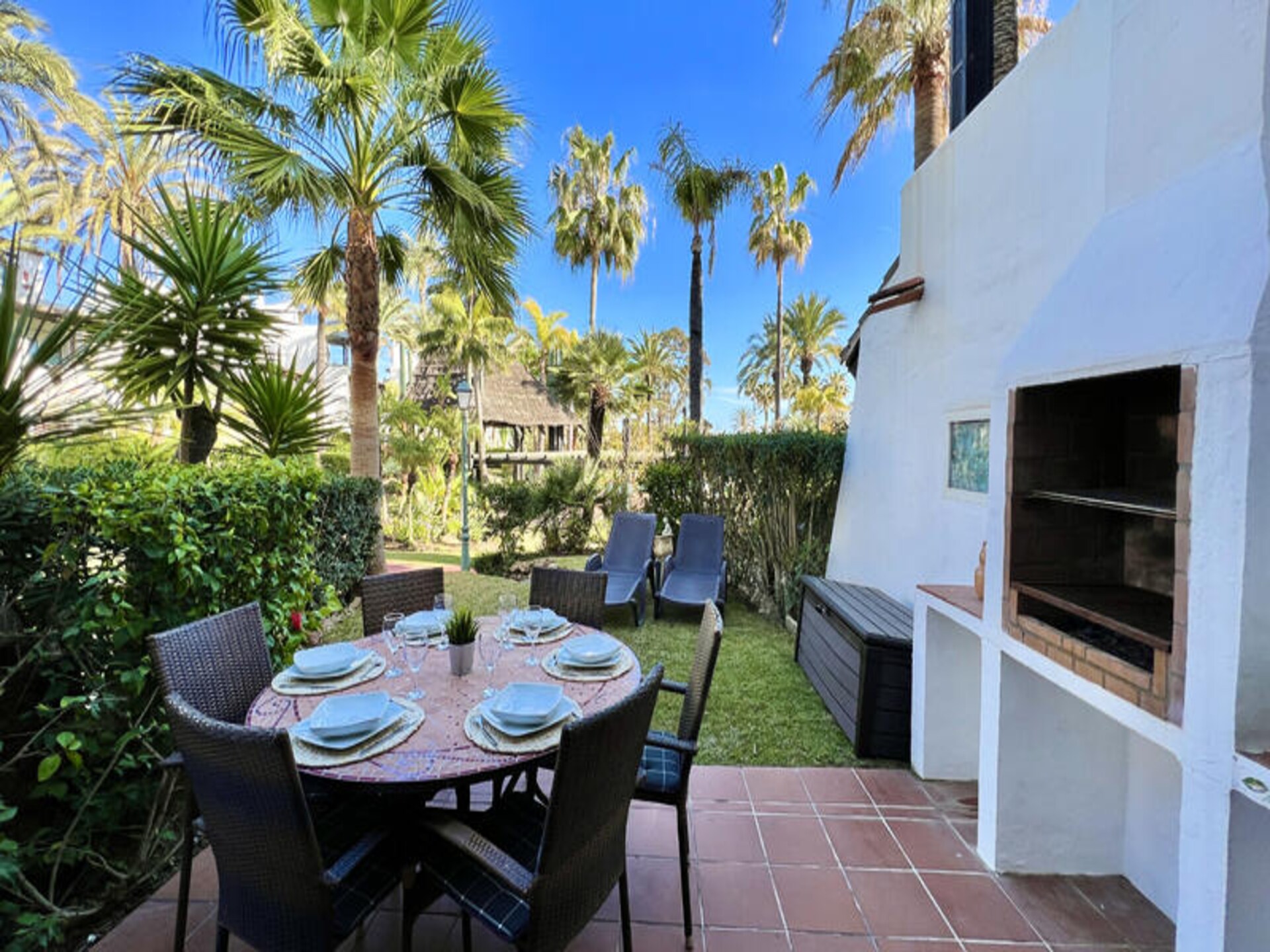 Strandappartement met privétuin en zeezicht op 30 meter van zee in Estepona - foto 4