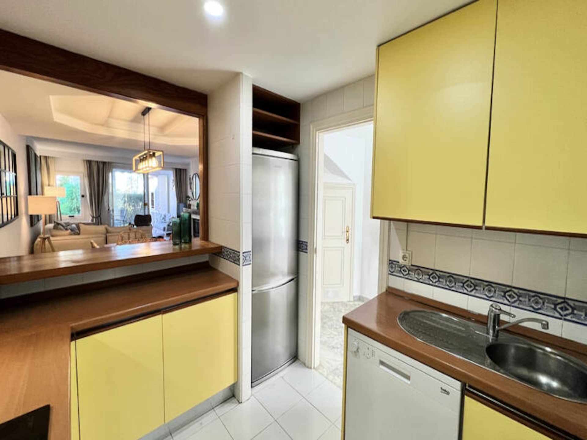 Strandappartement met privétuin en zeezicht op 30 meter van zee in Estepona - foto 24