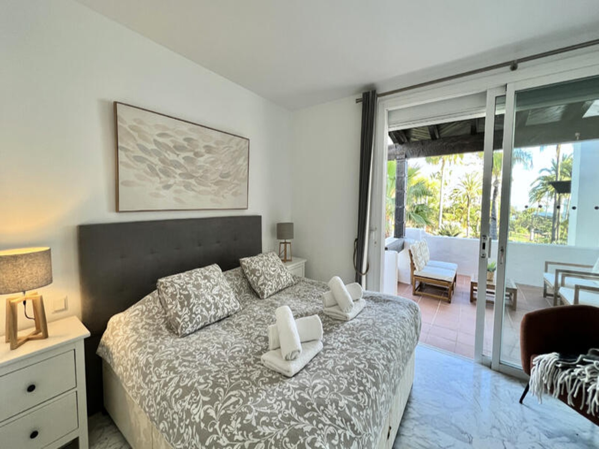 Strandappartement met privétuin en zeezicht op 30 meter van zee in Estepona - foto 28