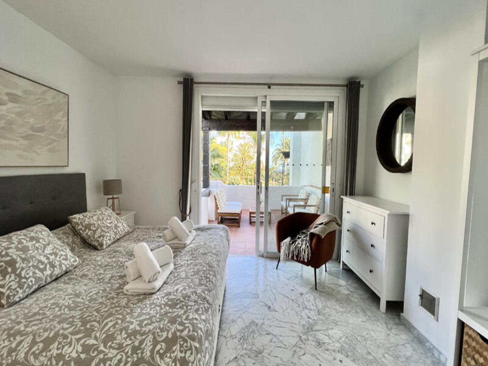Strandappartement met privétuin en zeezicht op 30 meter van zee in Estepona - foto 30