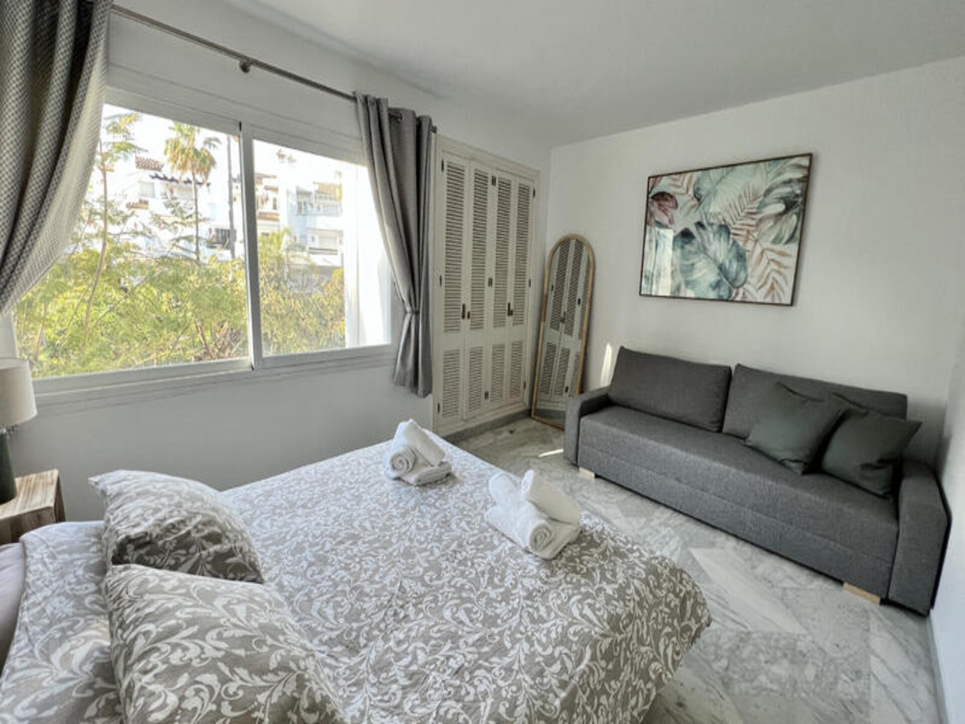 Strandappartement met privétuin en zeezicht op 30 meter van zee in Estepona - foto 39