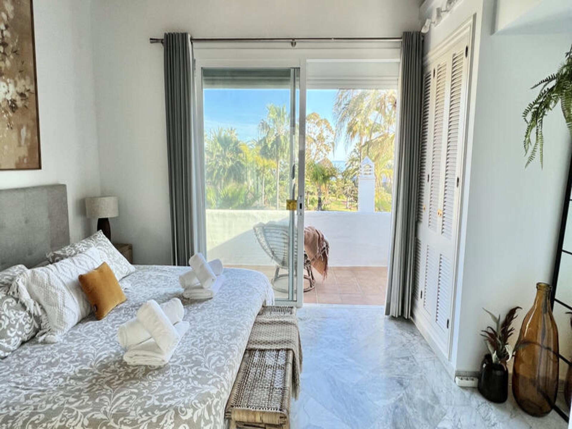 Strandappartement met privétuin en zeezicht op 30 meter van zee in Estepona - foto 42