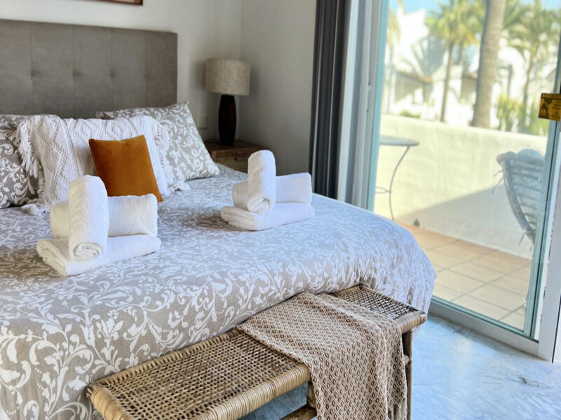Strandappartement met privétuin en zeezicht op 30 meter van zee in Estepona - foto 43