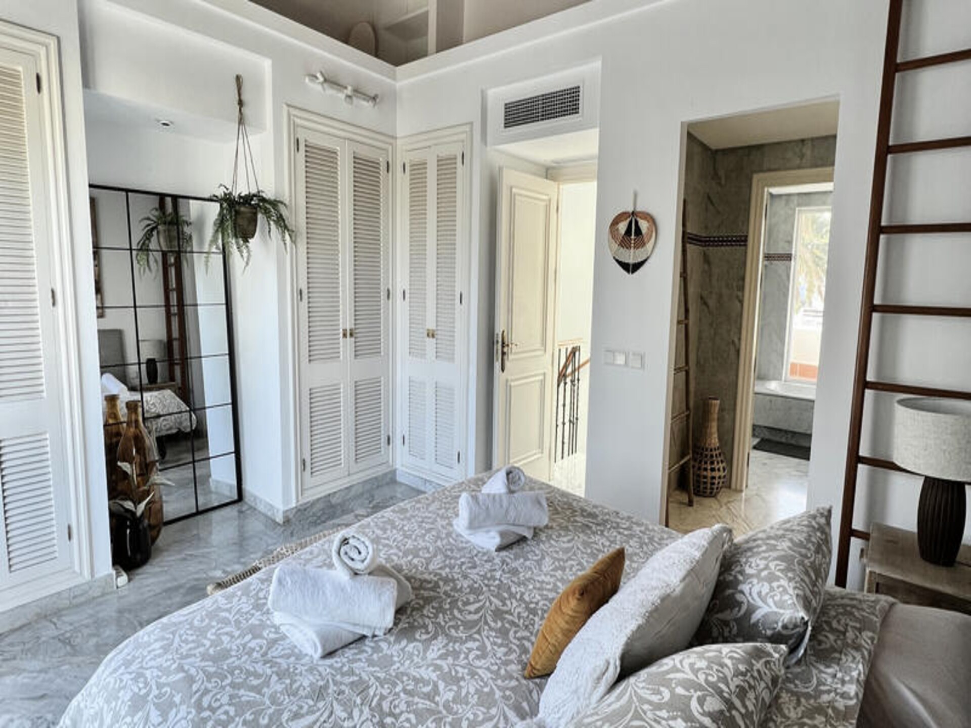 Strandappartement met privétuin en zeezicht op 30 meter van zee in Estepona - foto 44