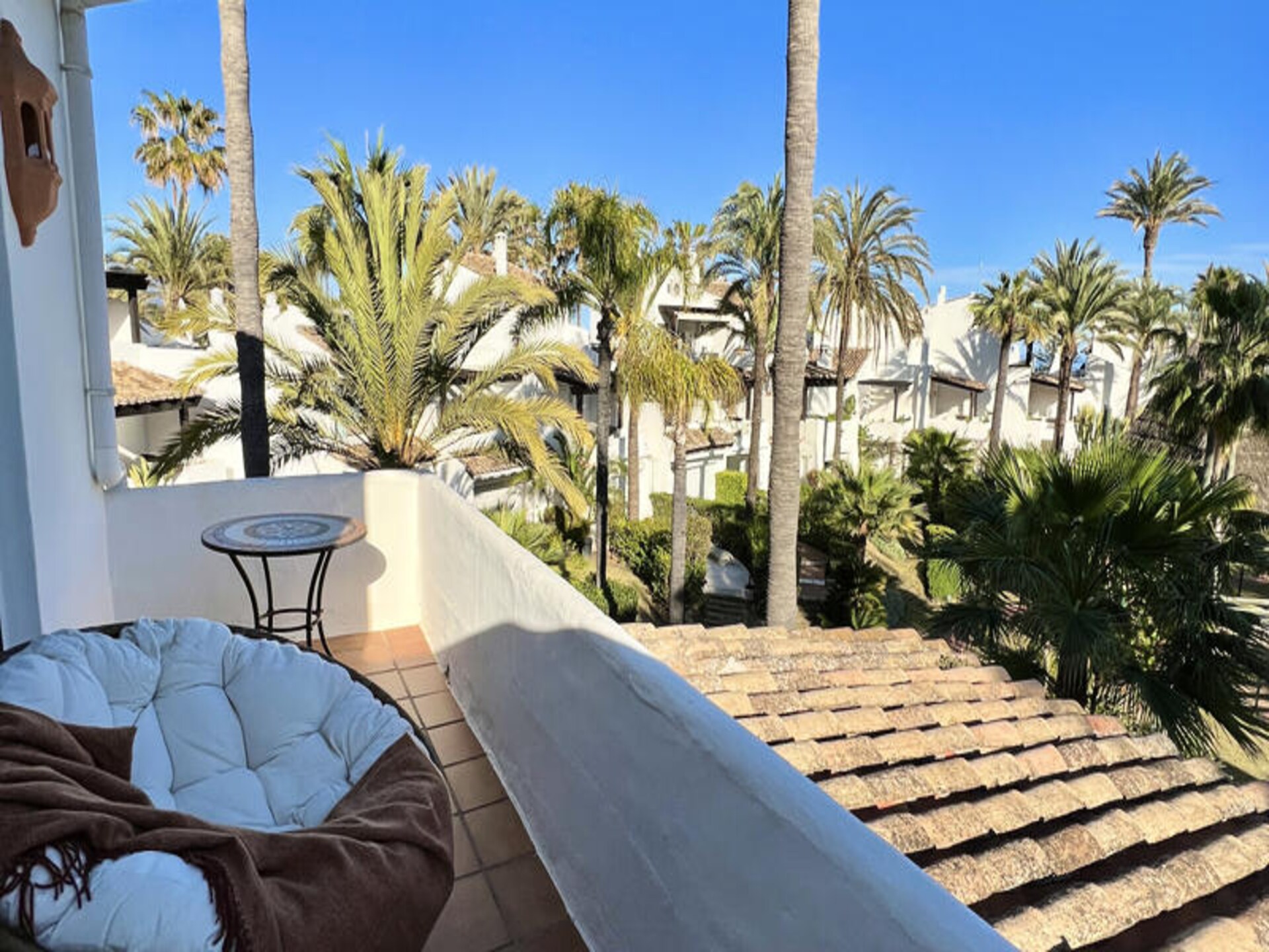 Strandappartement met privétuin en zeezicht op 30 meter van zee in Estepona - foto 48