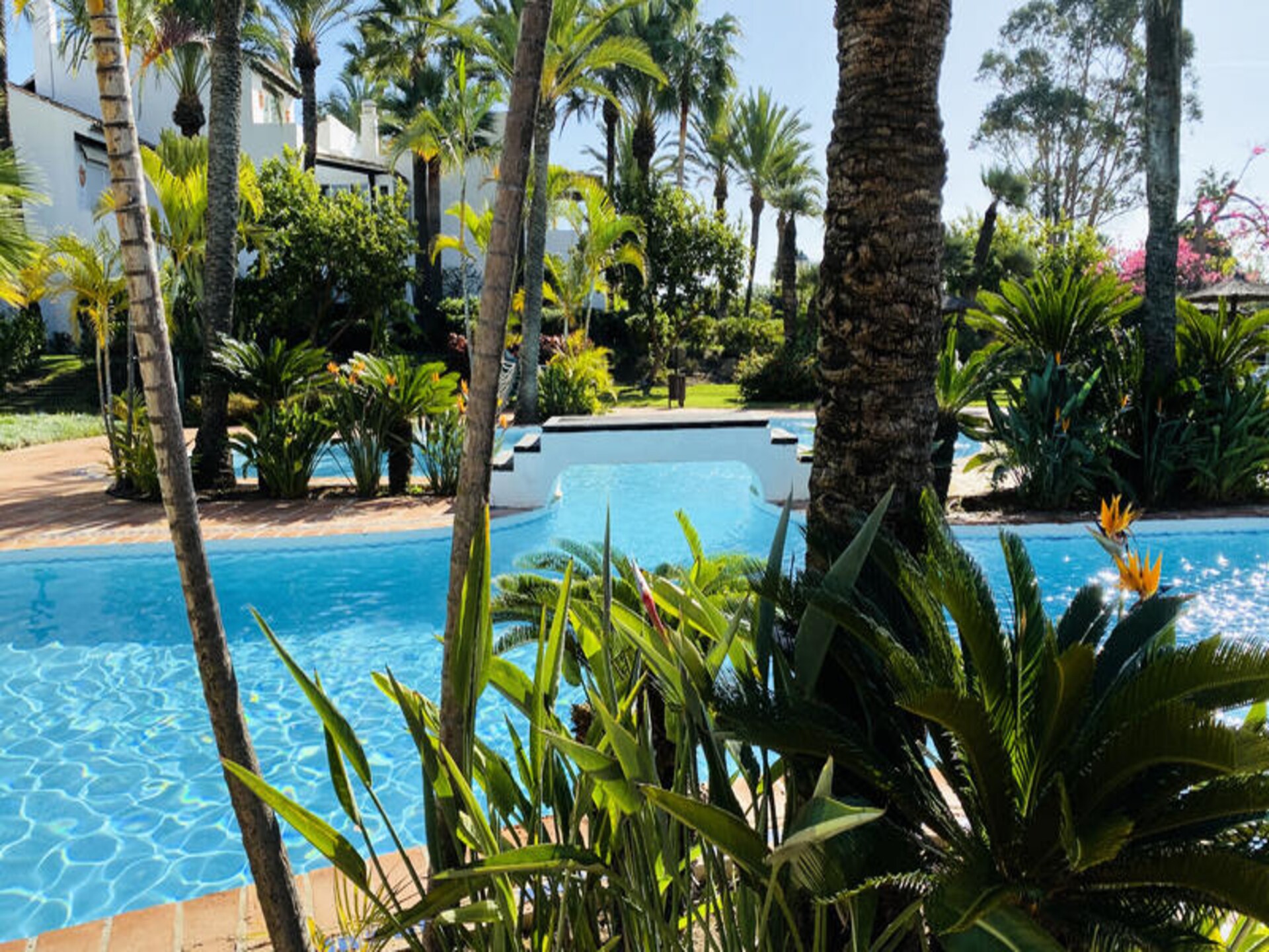 Strandappartement met privétuin en zeezicht op 30 meter van zee in Estepona - foto 60
