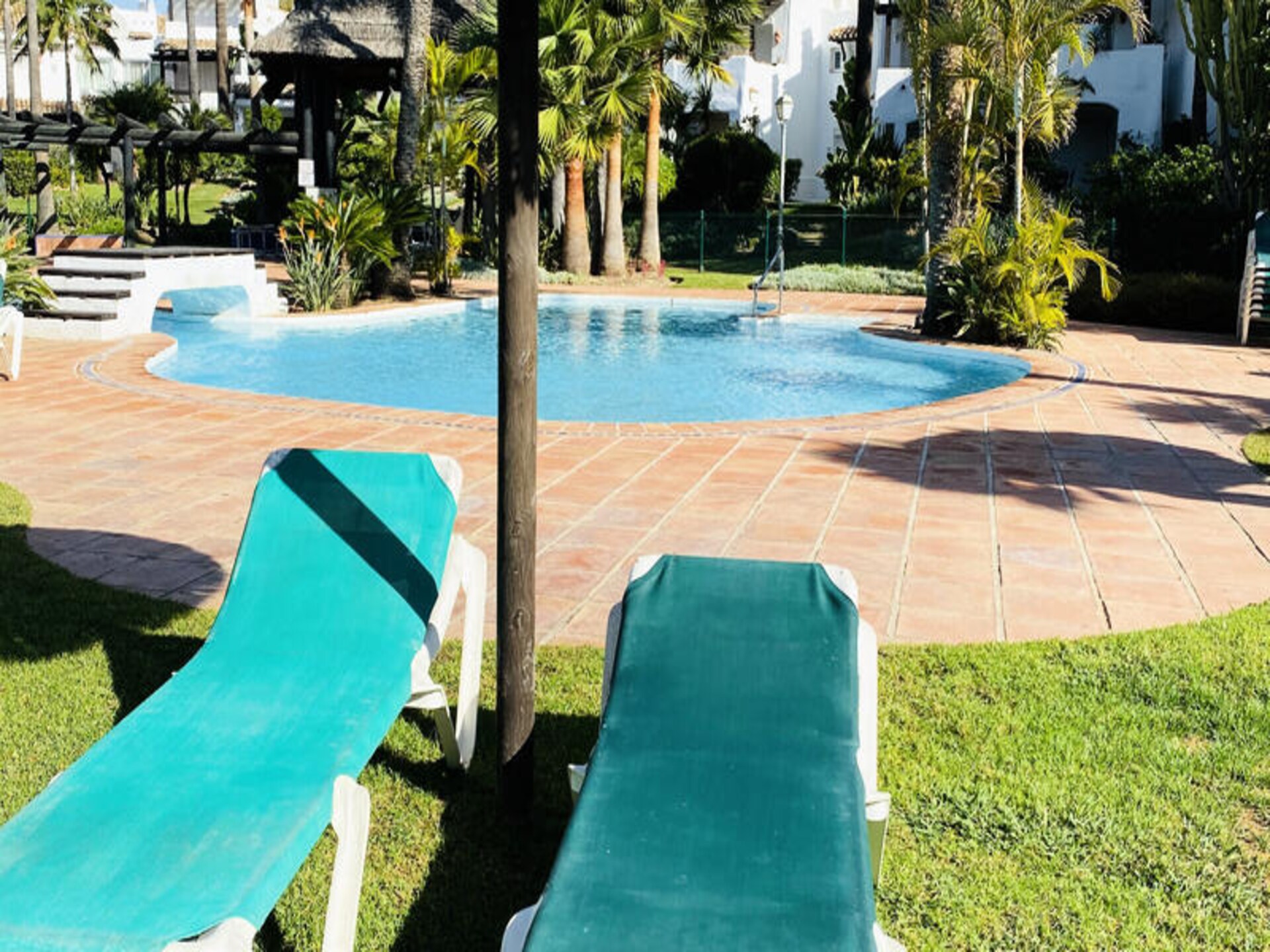 Strandappartement met privétuin en zeezicht op 30 meter van zee in Estepona - foto 61