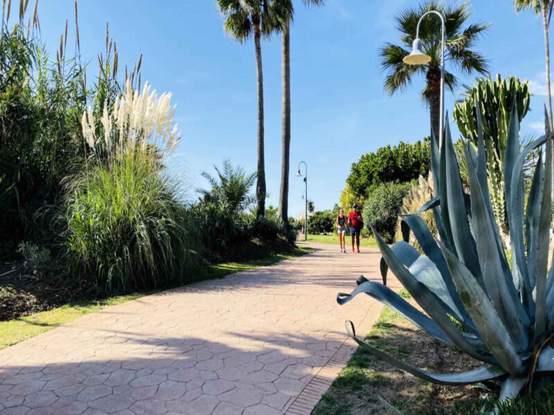 Strandappartement met privétuin en zeezicht op 30 meter van zee in Estepona - foto 65
