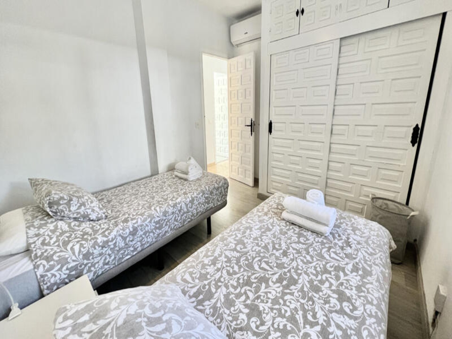 Licht appartement bij het strand van El Saladillo, Estepona - foto 31