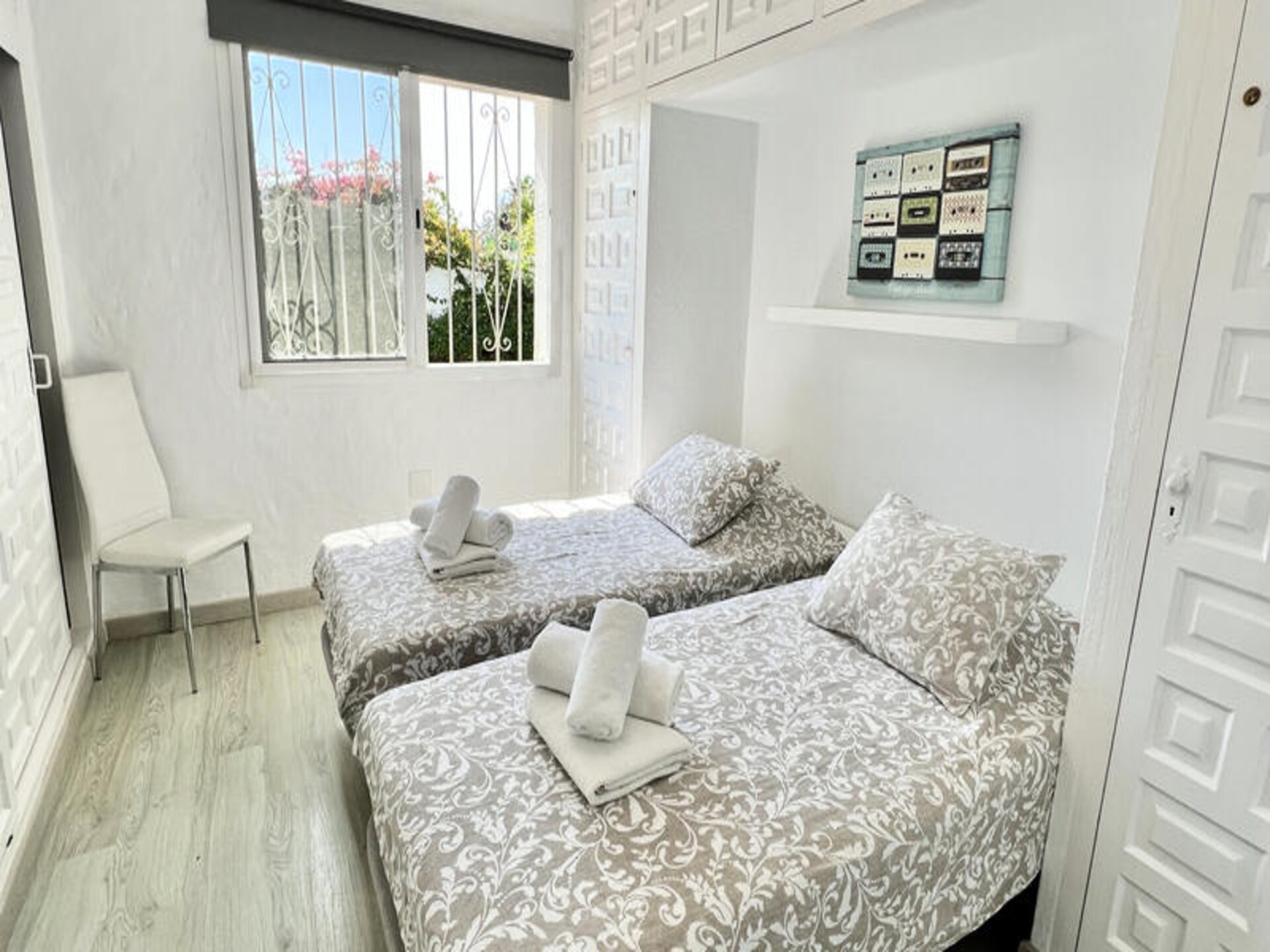 Licht appartement bij het strand van El Saladillo, Estepona - foto 32