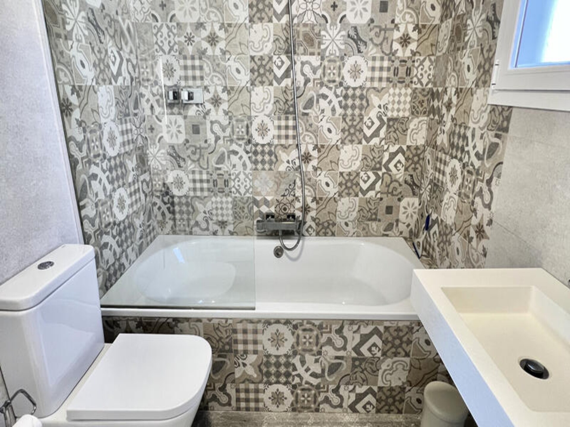 Licht appartement bij het strand van El Saladillo, Estepona - foto 33