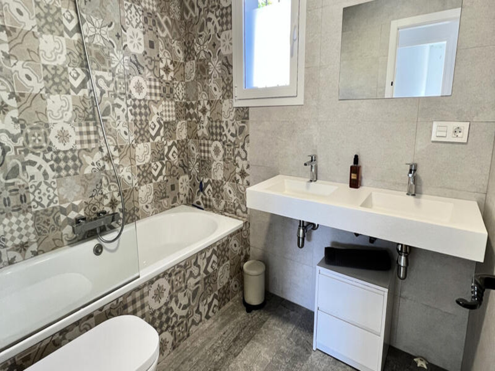 Licht appartement bij het strand van El Saladillo, Estepona - foto 34