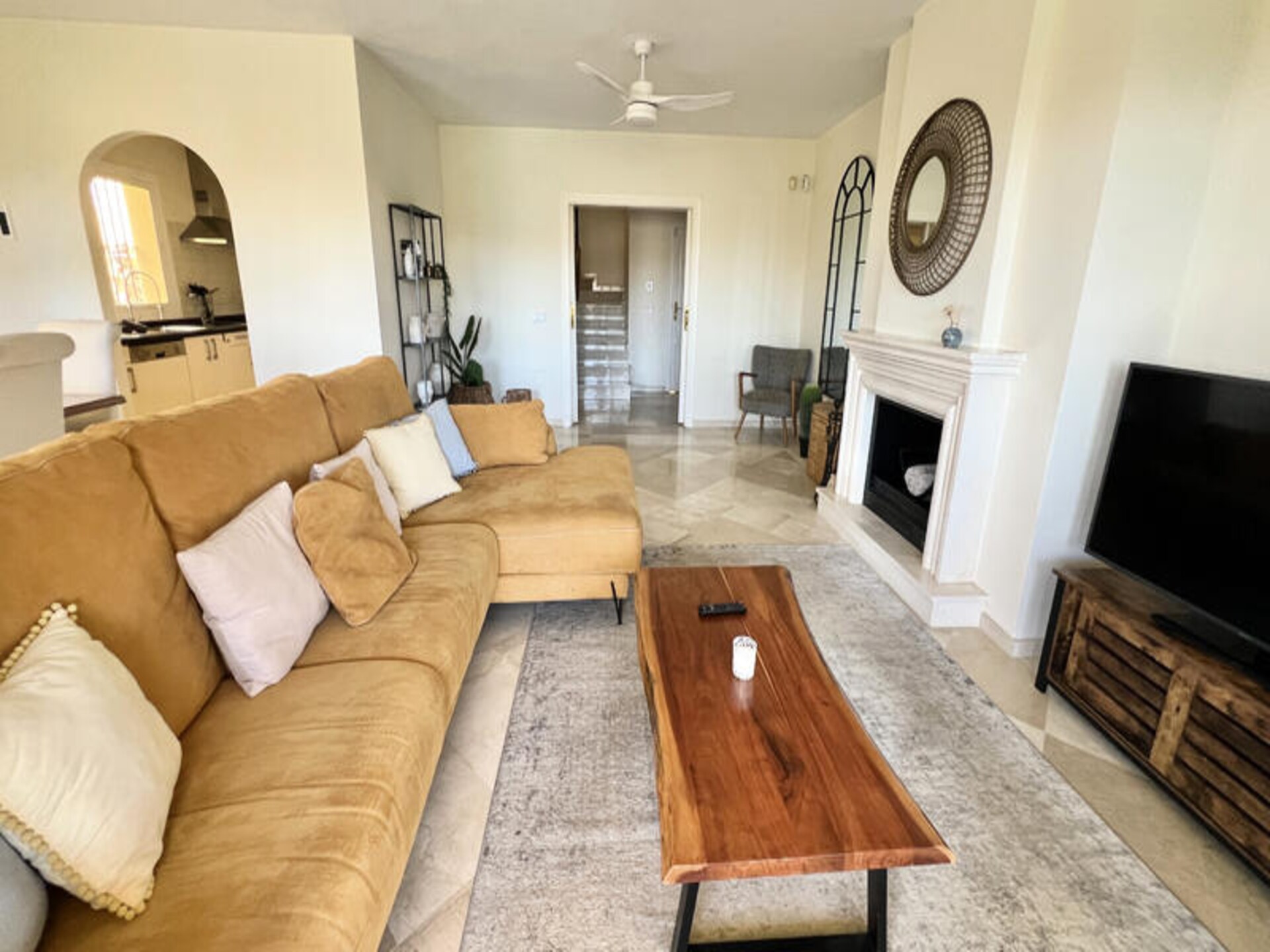 Ruim appartement in Mijas met zeezicht, zwembad en dakterras - foto 15