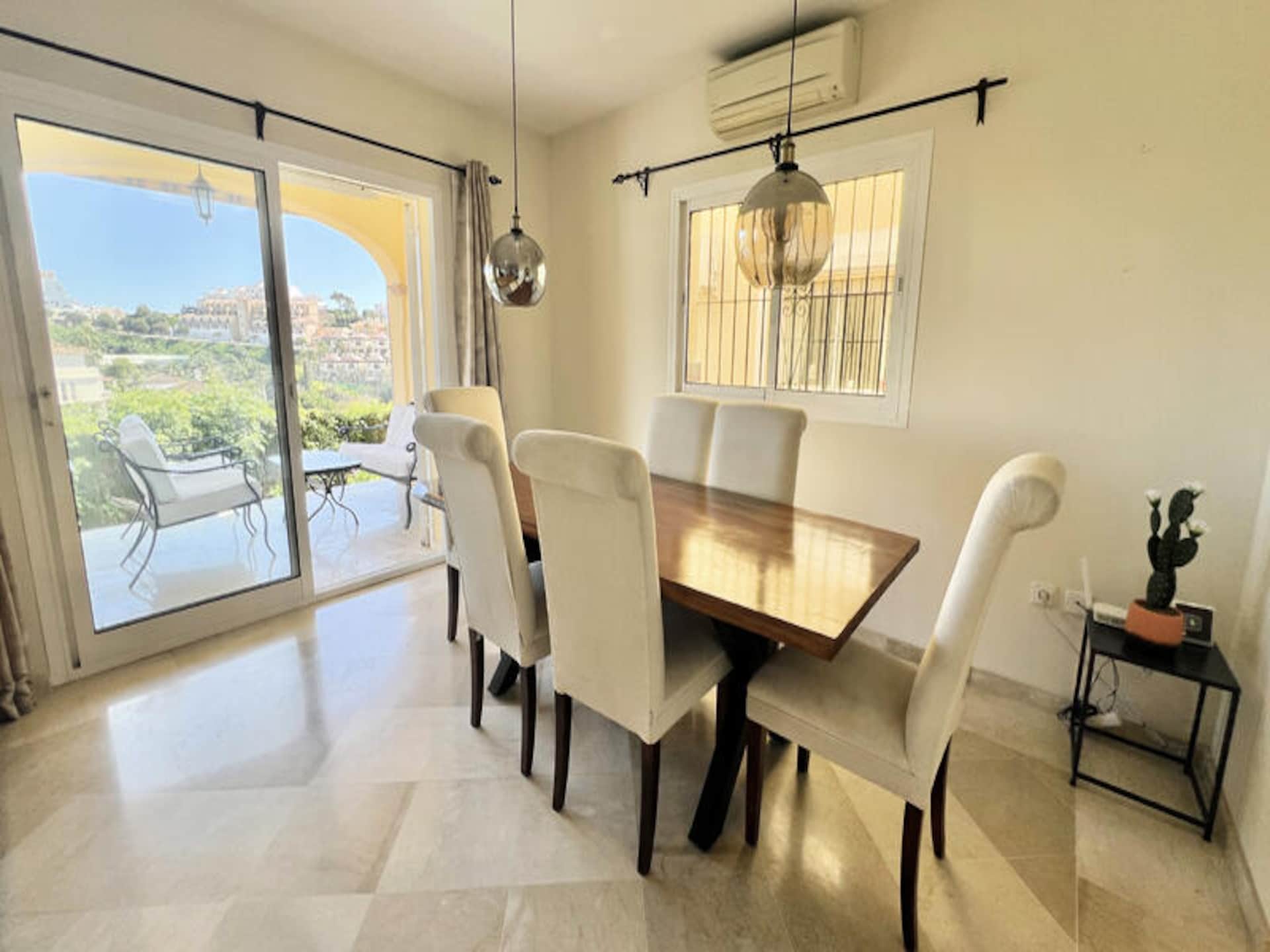 Ruim appartement in Mijas met zeezicht, zwembad en dakterras - foto 18