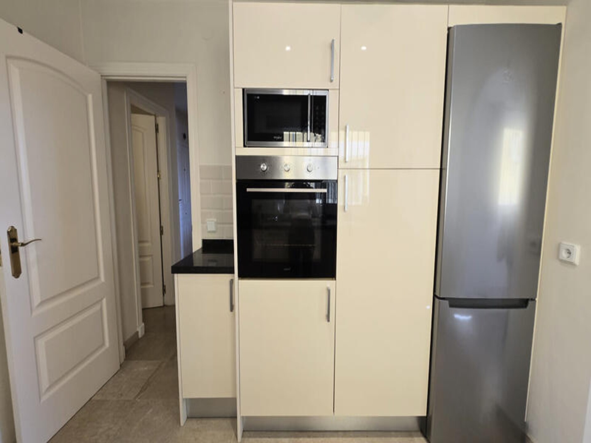 Ruim appartement in Mijas met zeezicht, zwembad en dakterras - foto 24