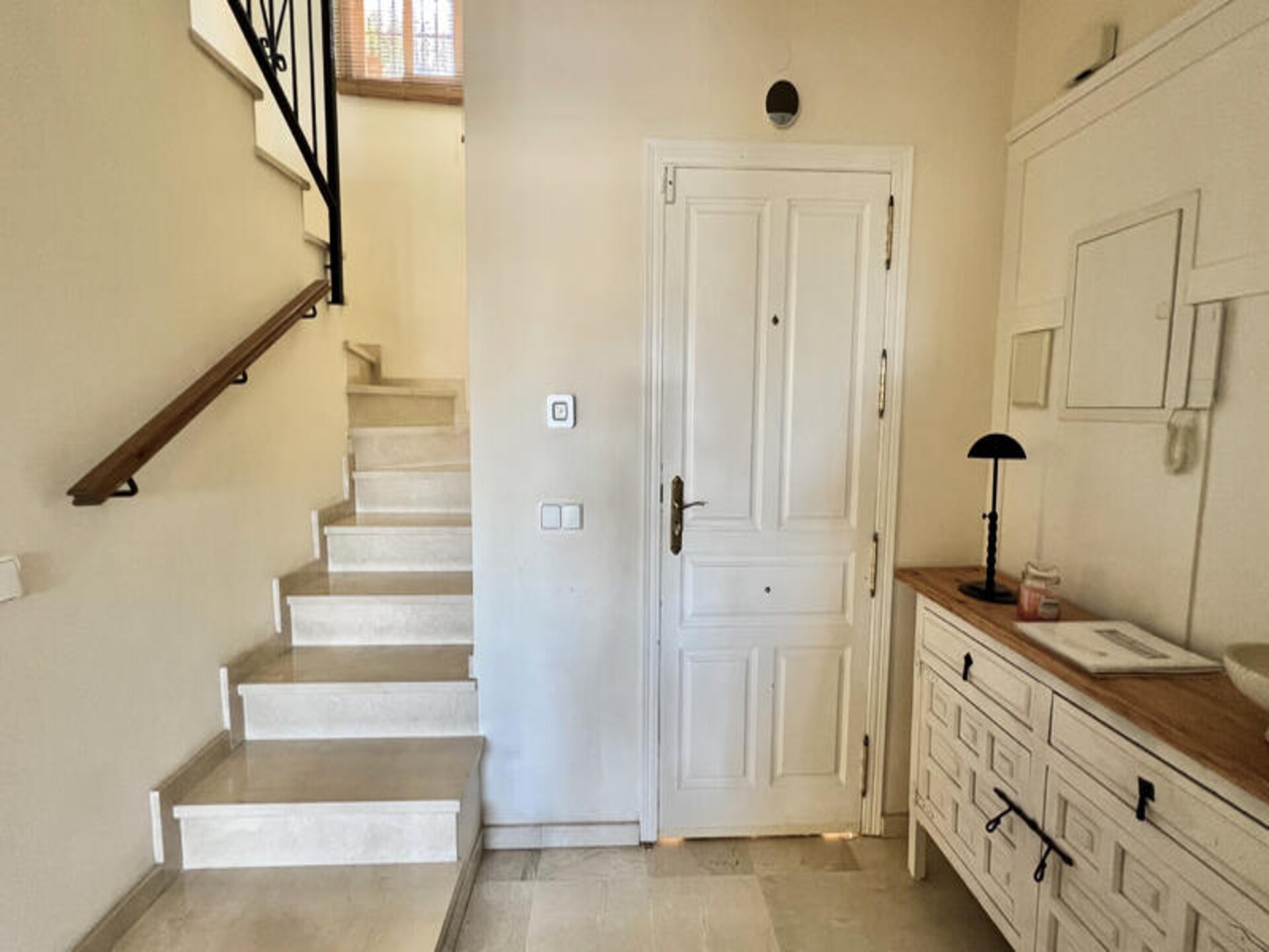 Ruim appartement in Mijas met zeezicht, zwembad en dakterras - foto 26