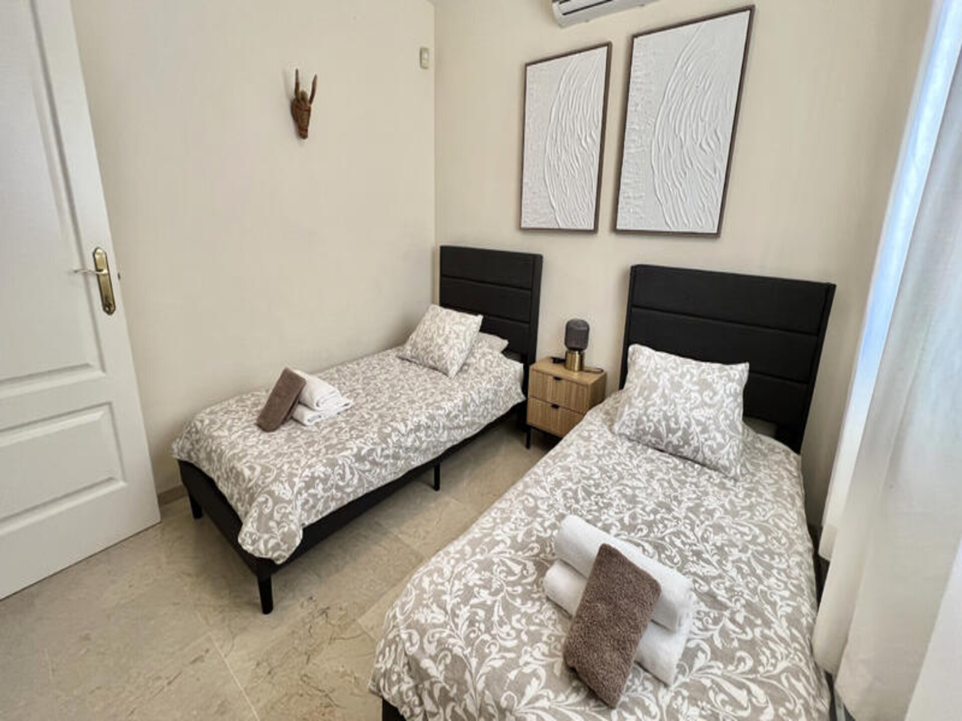 Ruim appartement in Mijas met zeezicht, zwembad en dakterras - foto 35