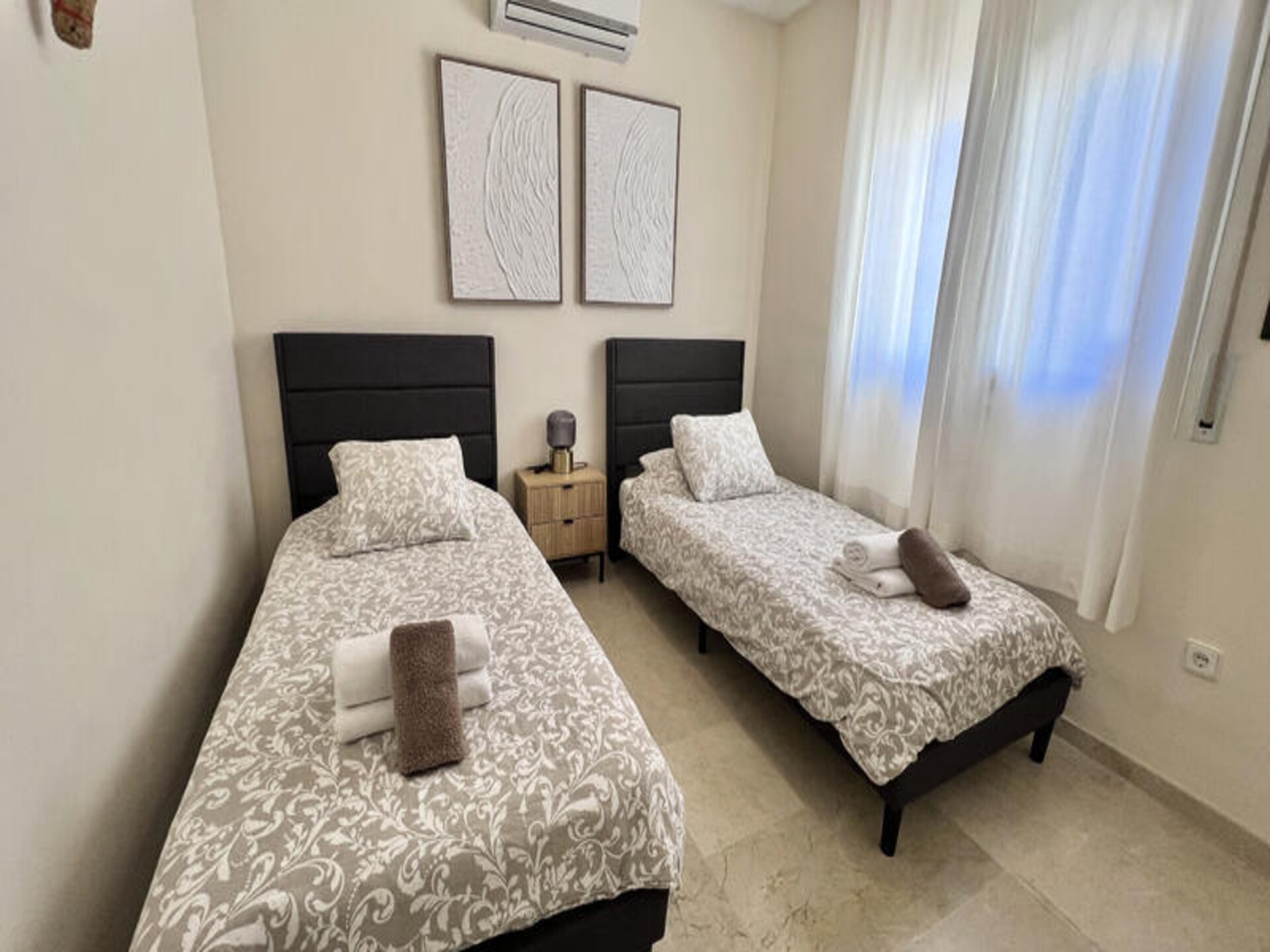 Ruim appartement in Mijas met zeezicht, zwembad en dakterras - foto 37