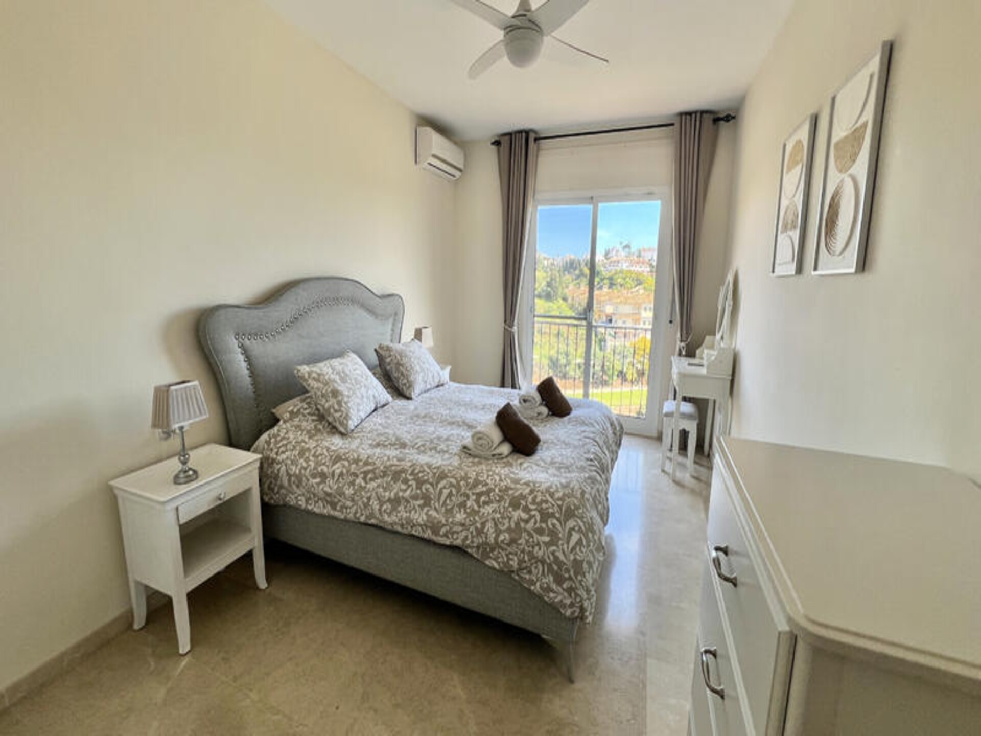 Ruim appartement in Mijas met zeezicht, zwembad en dakterras - foto 43