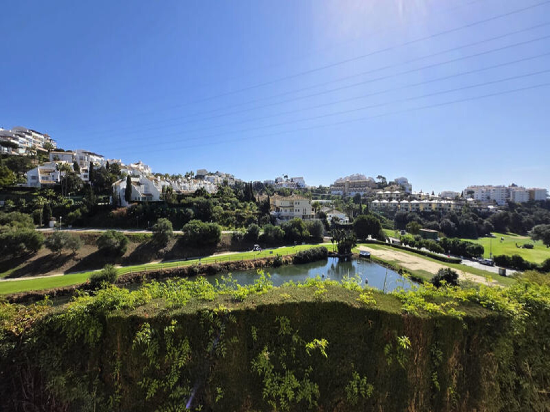Ruim appartement in Mijas met zeezicht, zwembad en dakterras - foto 46